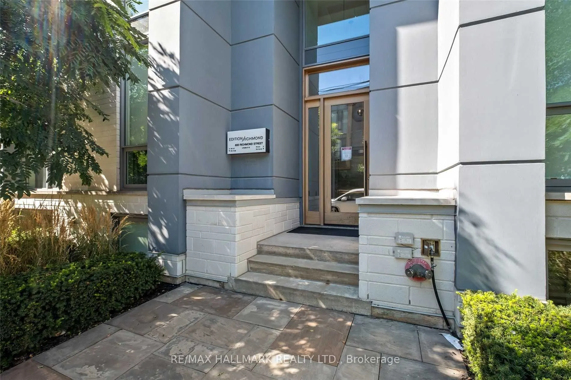 850 Richmond Street W, #10