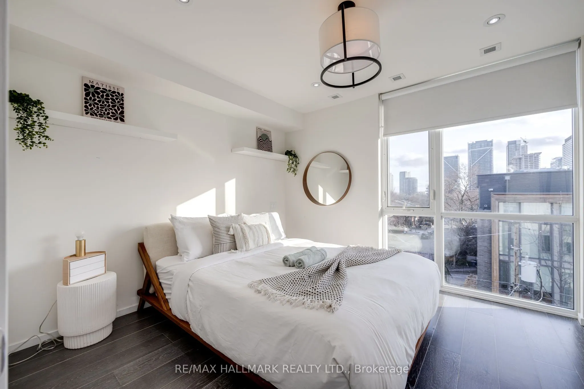 850 Richmond Street W, #10