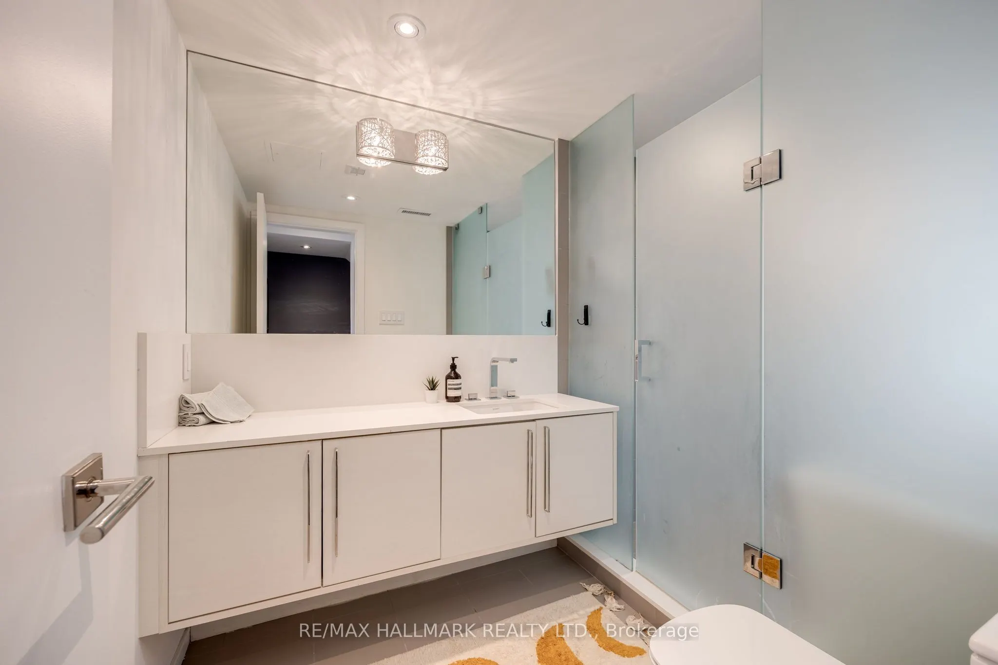 850 Richmond Street W, #10