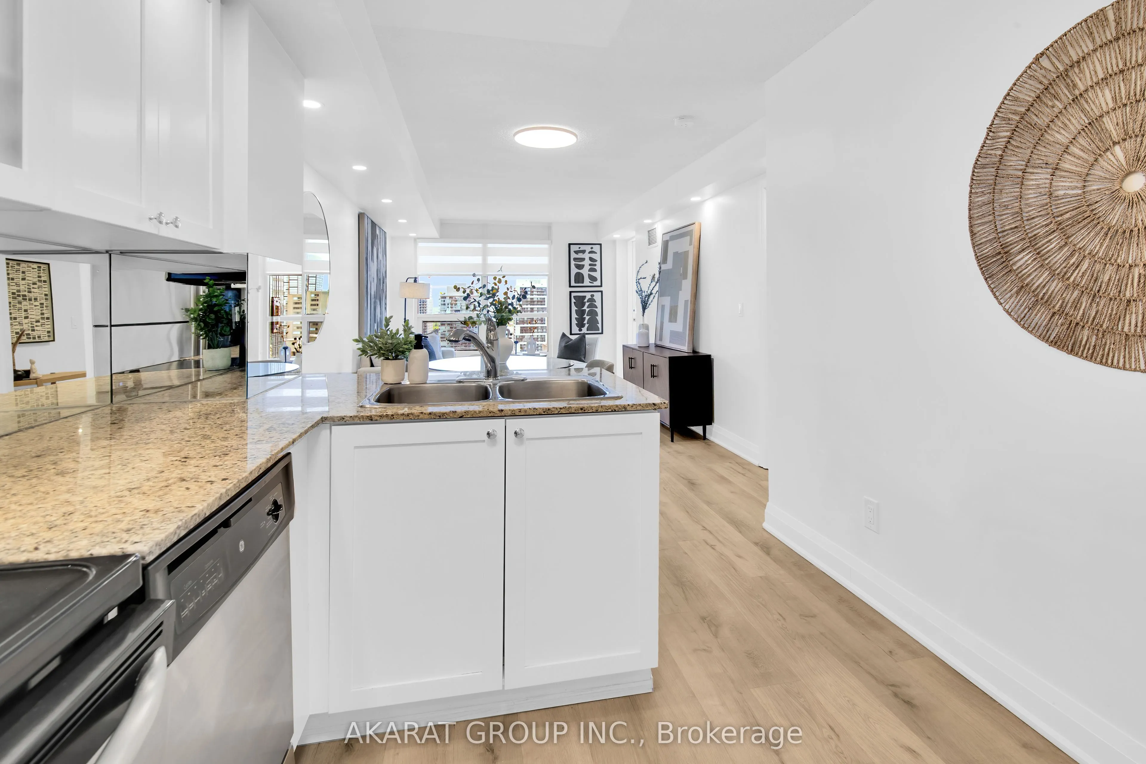 761 Bay Street, #3004