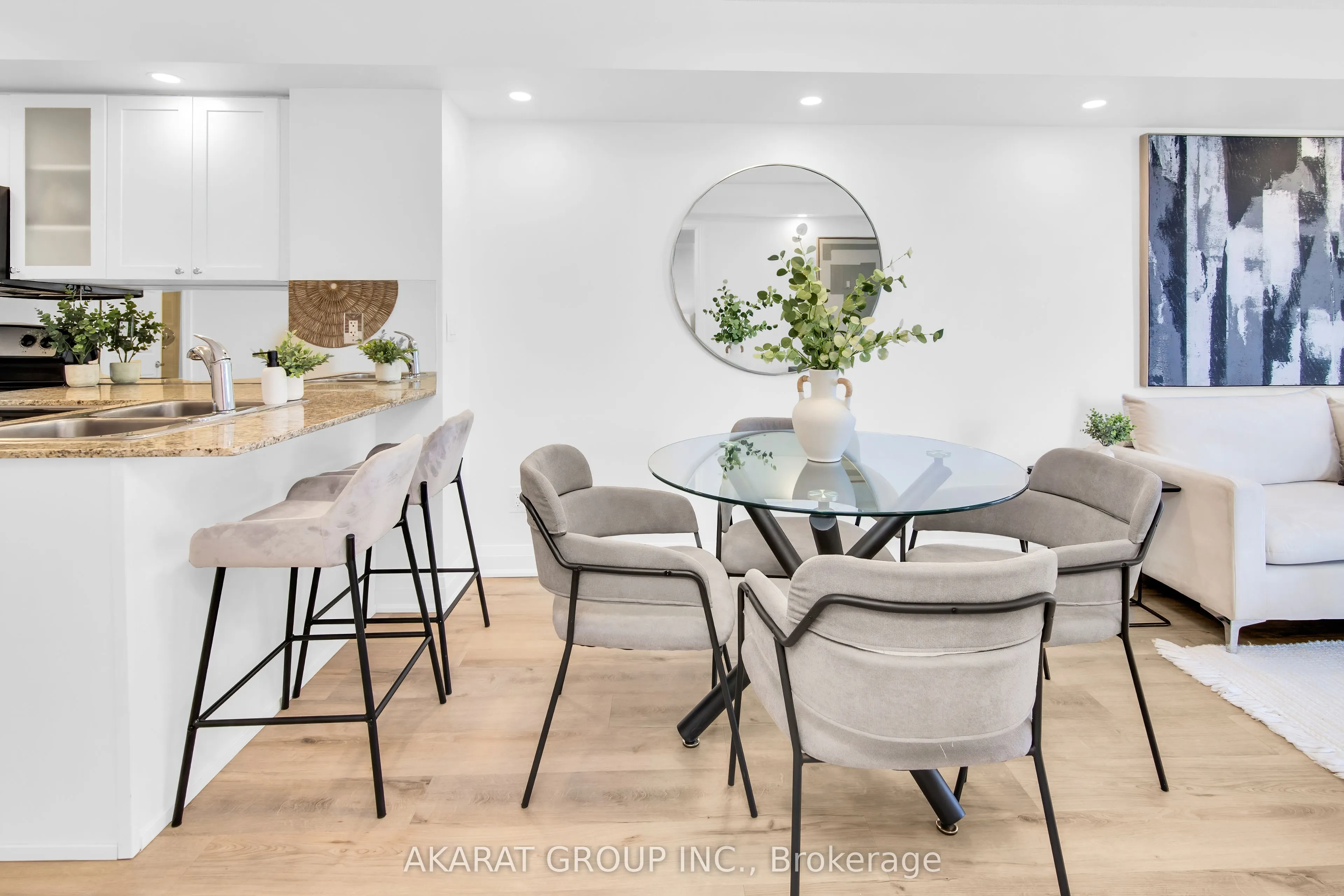 761 Bay Street, #3004