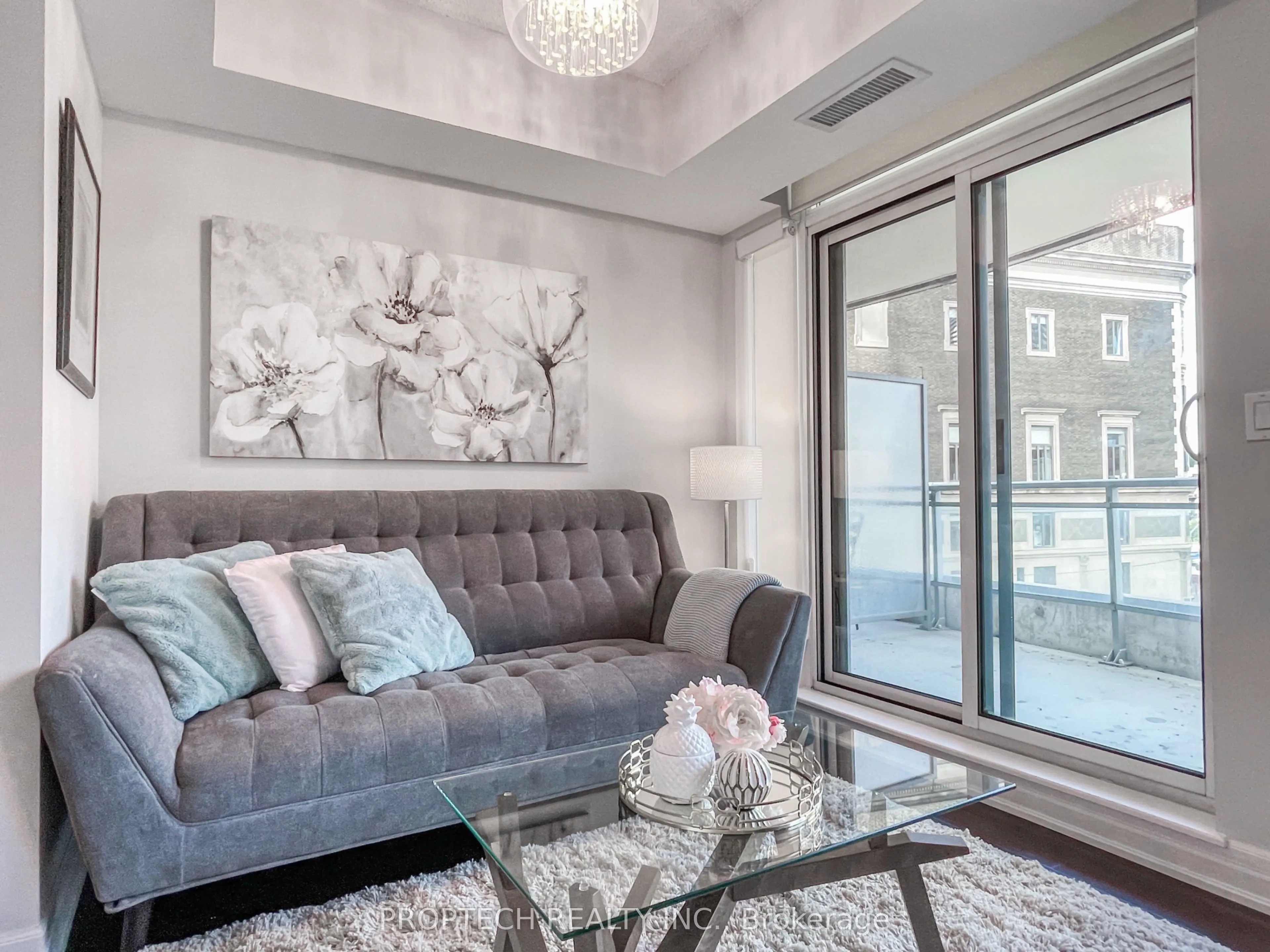 8 Scollard St Street, #304