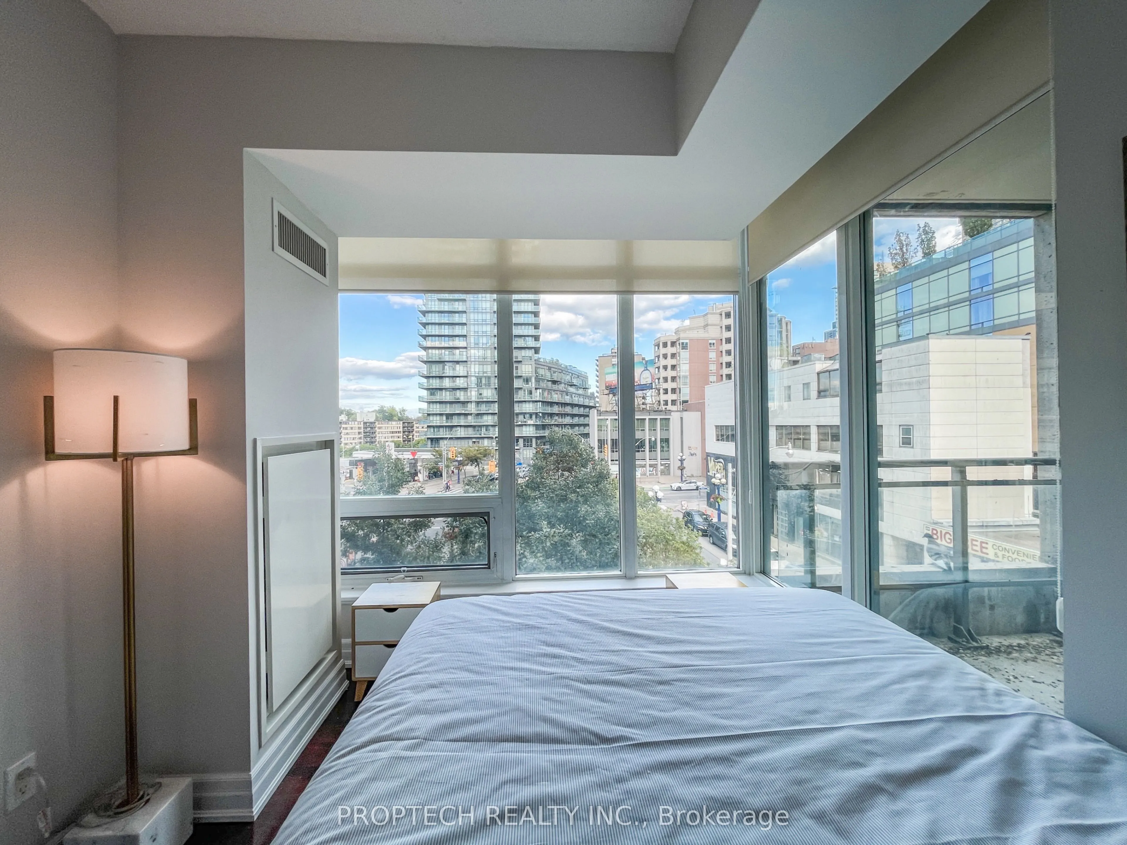 8 Scollard St Street, #304