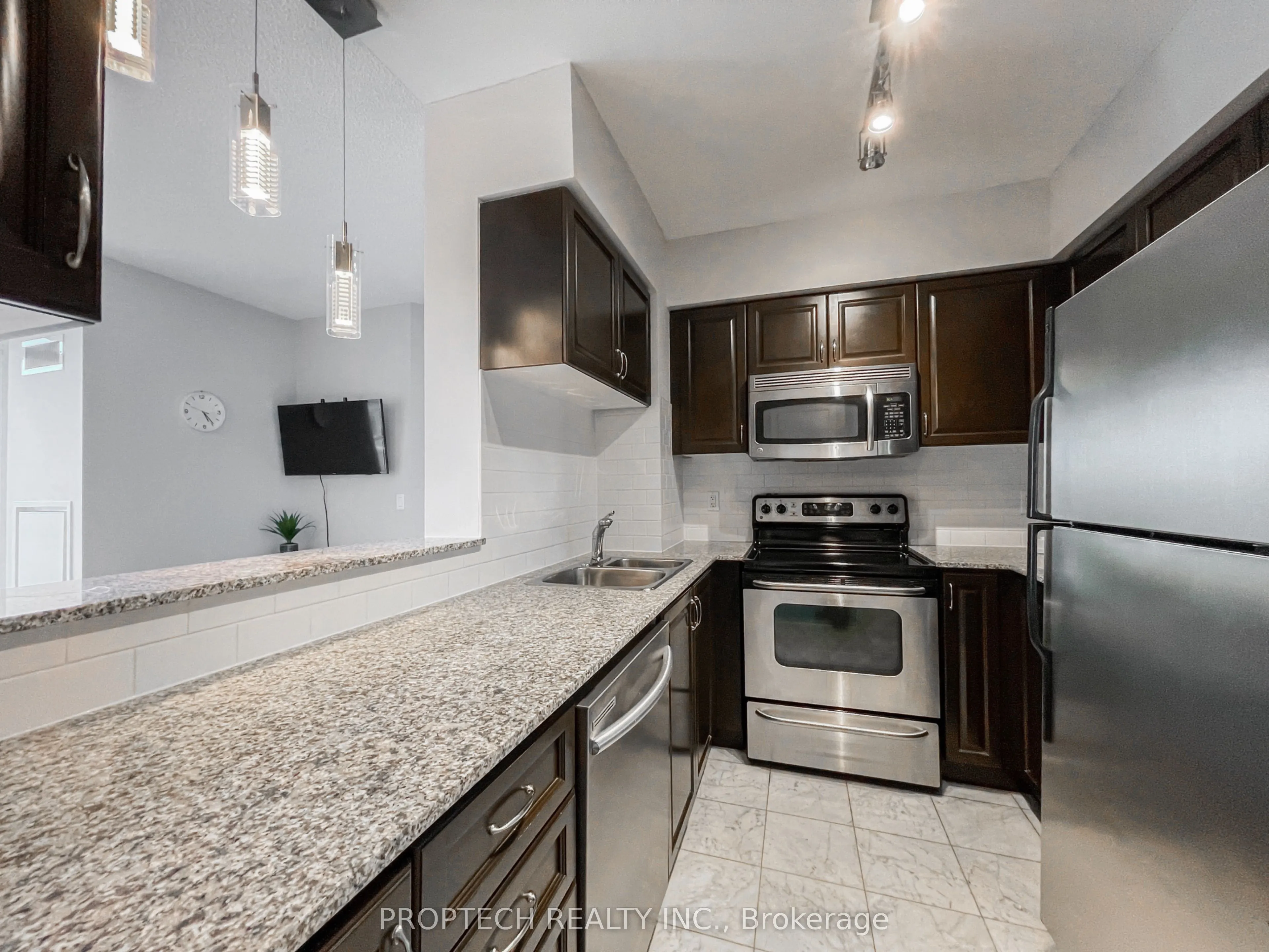 8 Scollard St Street, #304