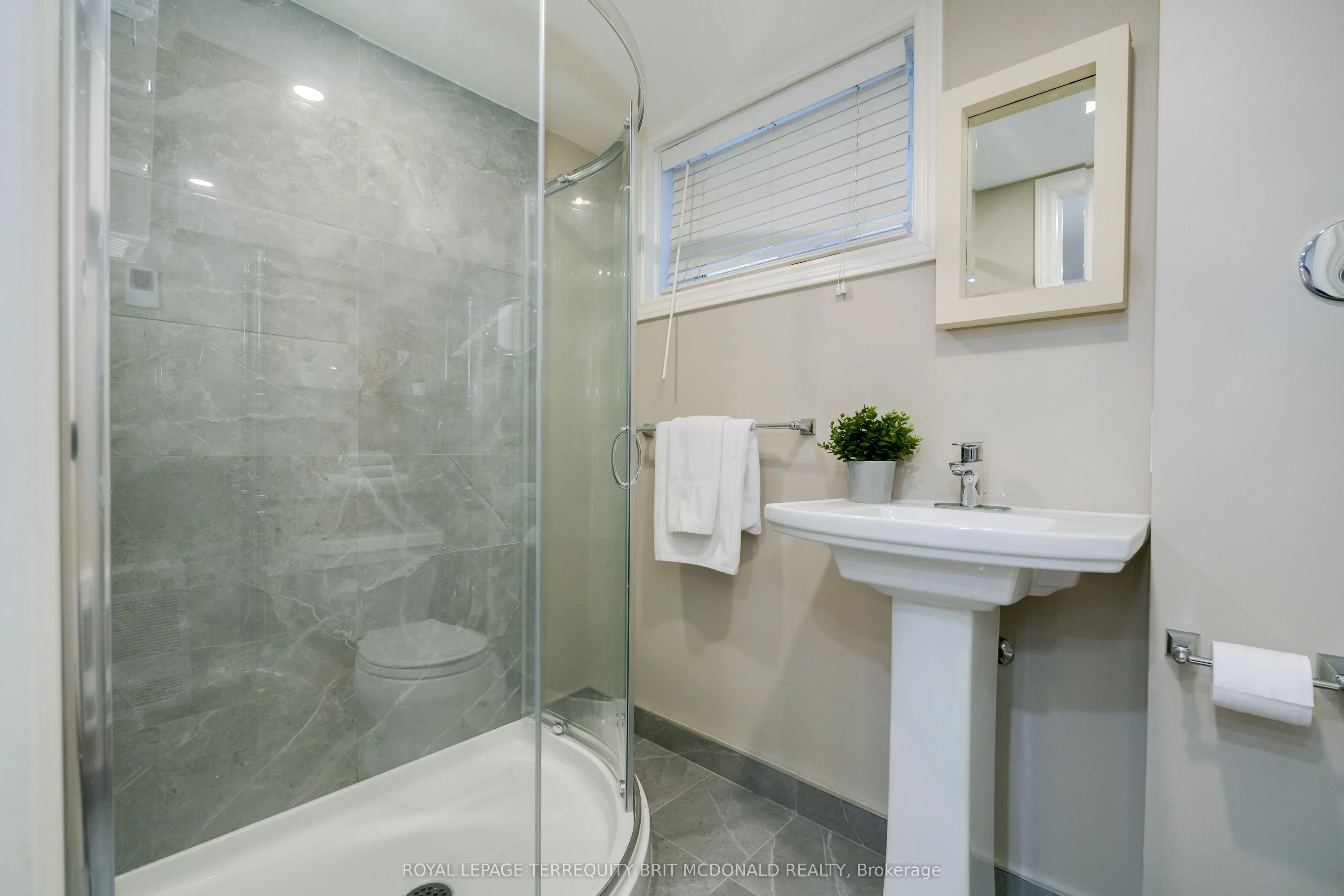 125 Chaplin Crescent