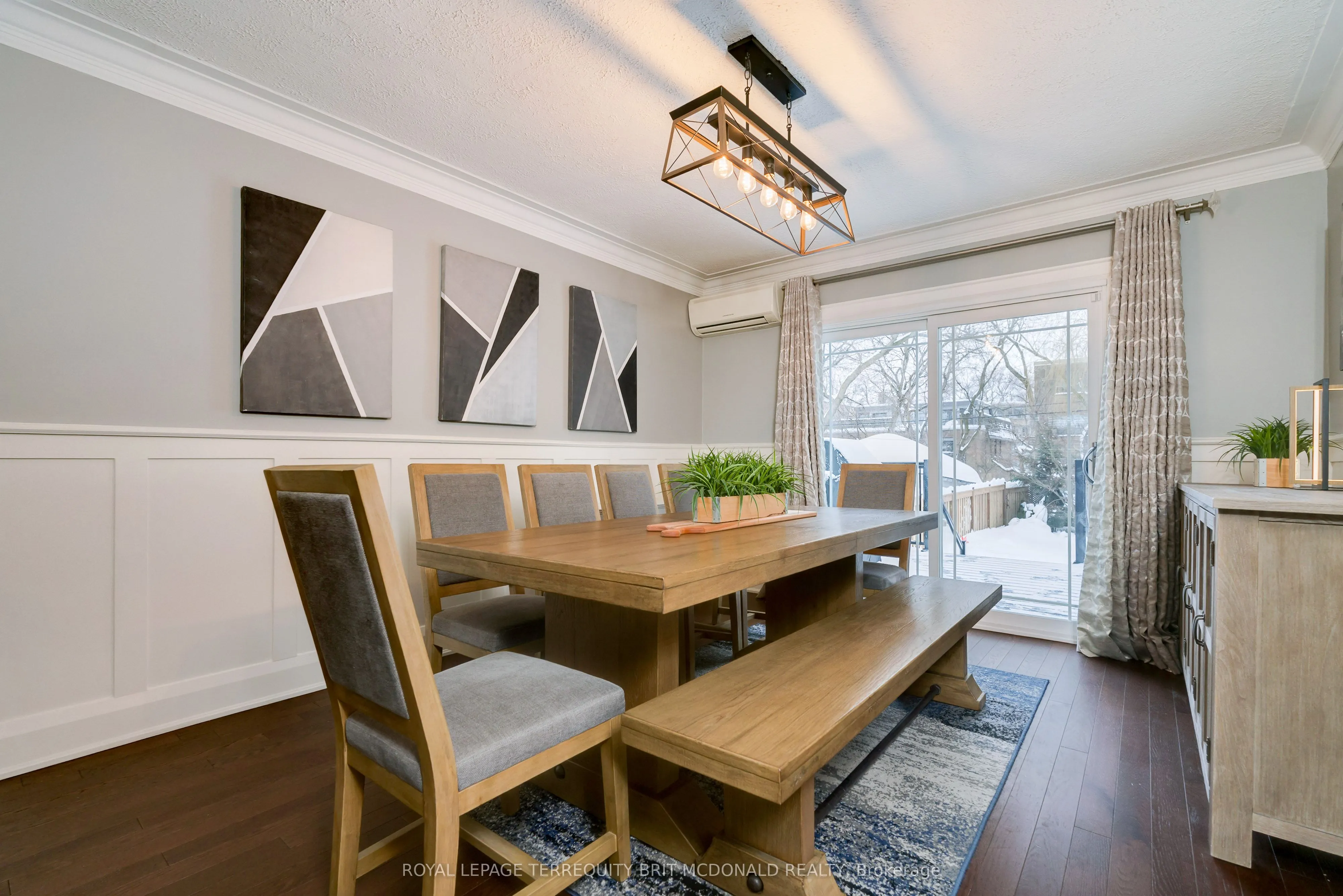 125 Chaplin Crescent