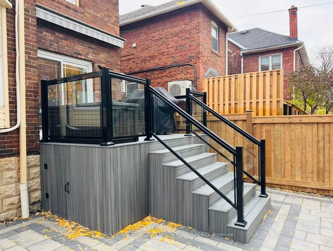 125 Chaplin Crescent