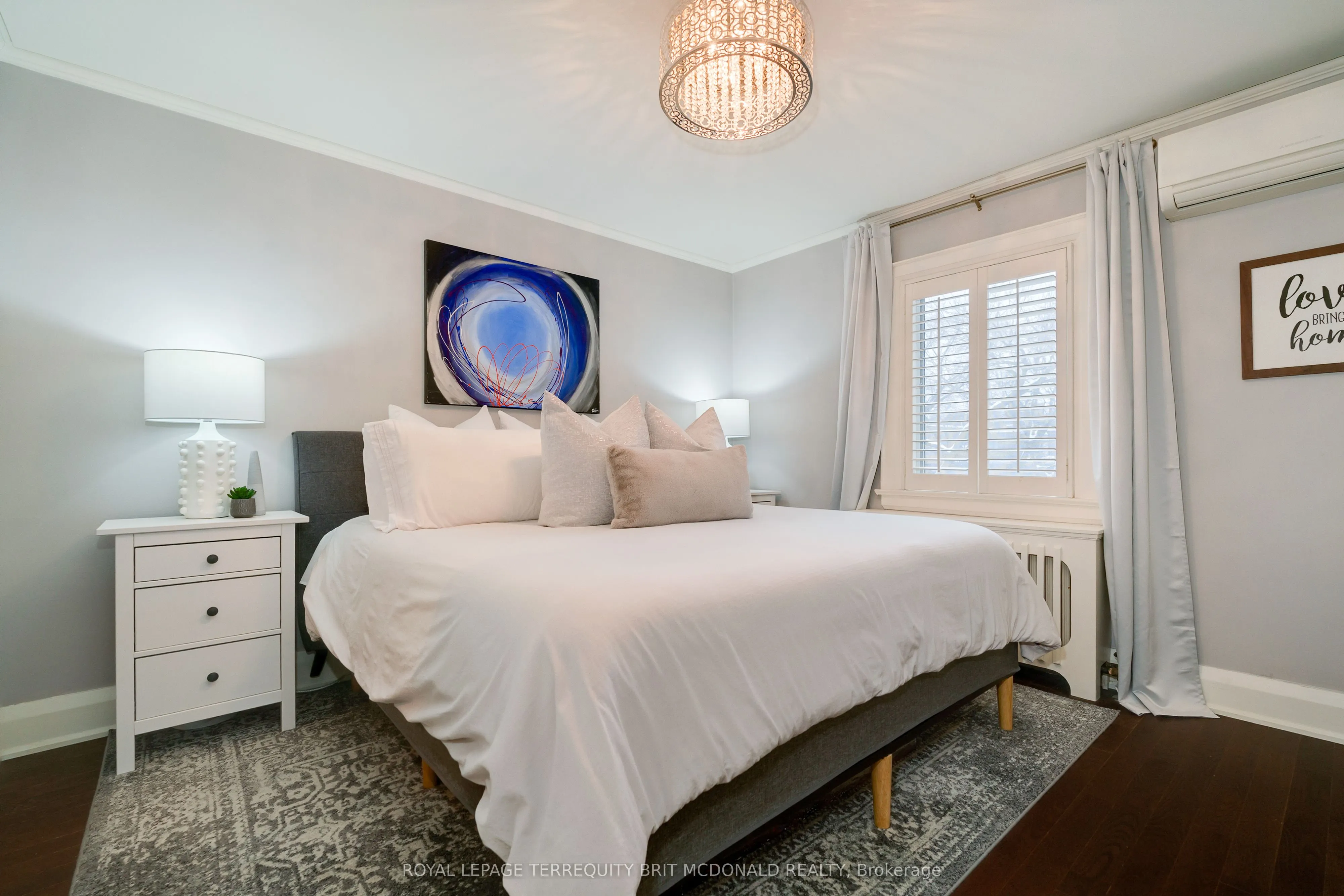 125 Chaplin Crescent