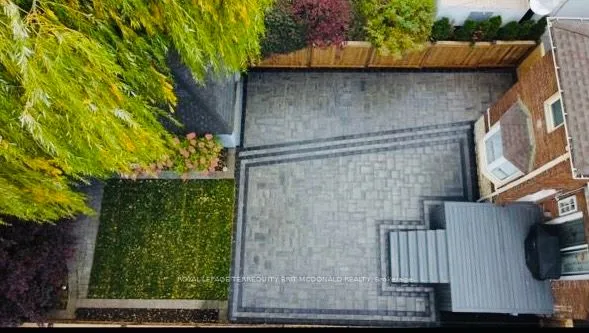 125 Chaplin Crescent