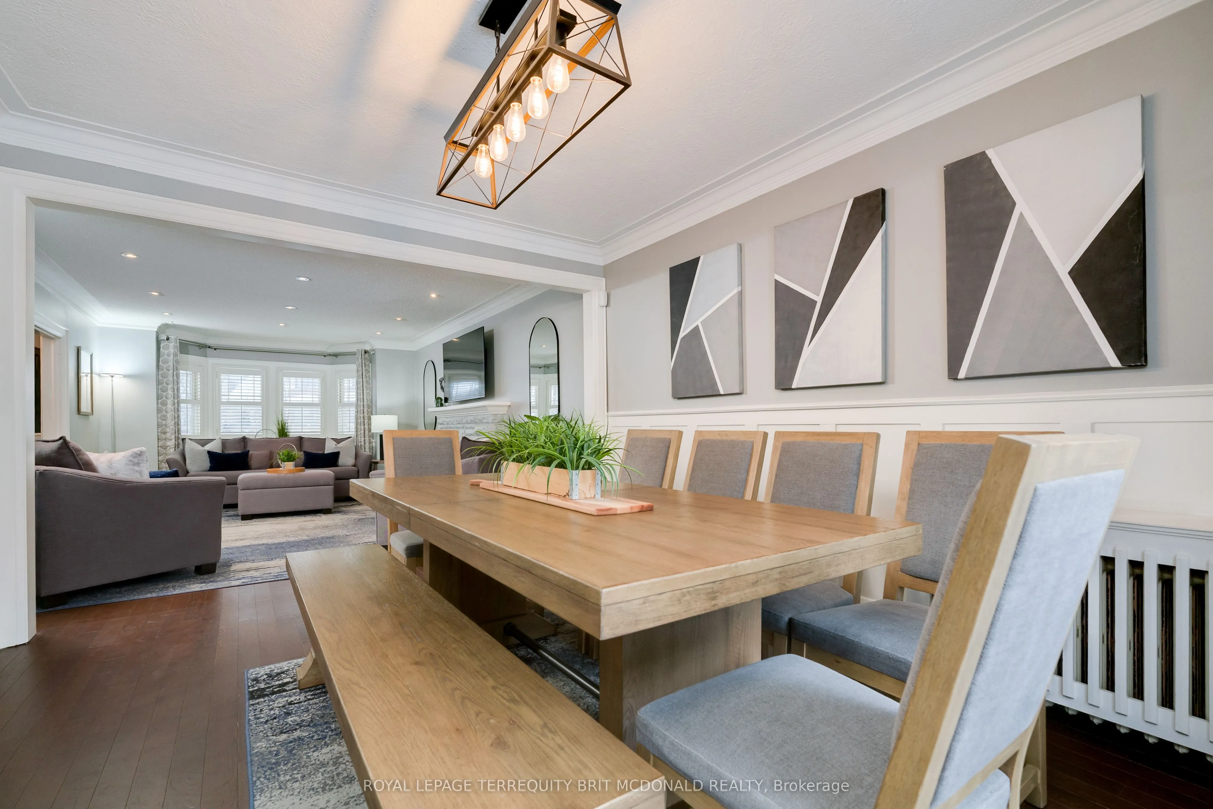 125 Chaplin Crescent