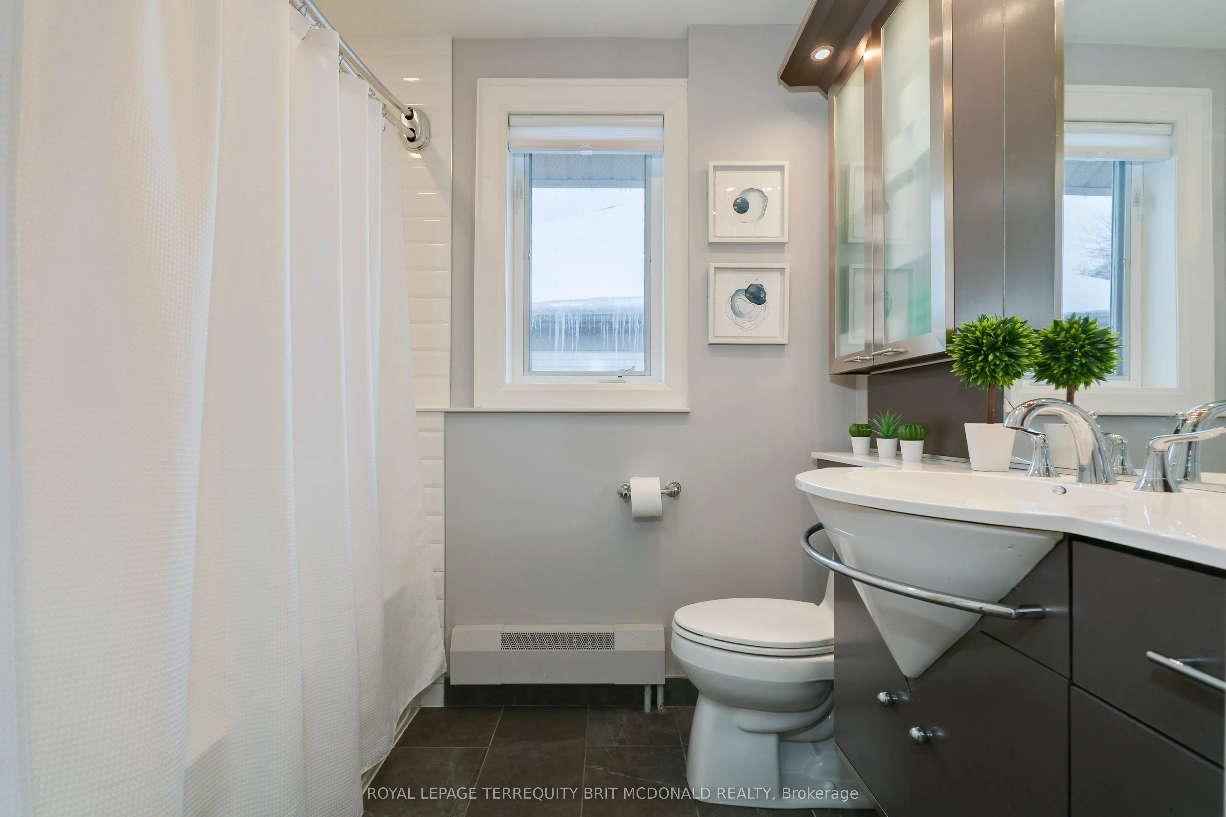 125 Chaplin Crescent