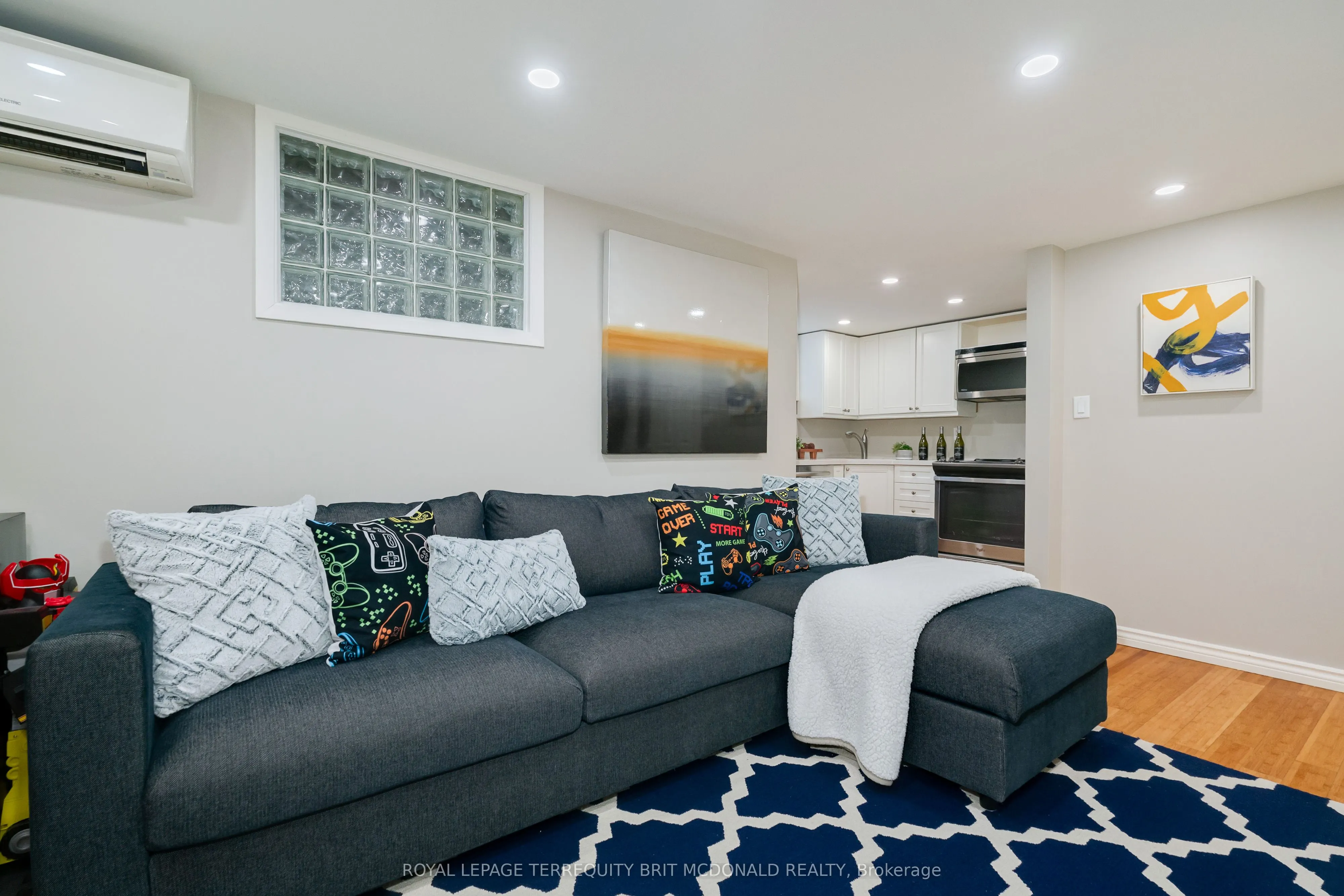125 Chaplin Crescent