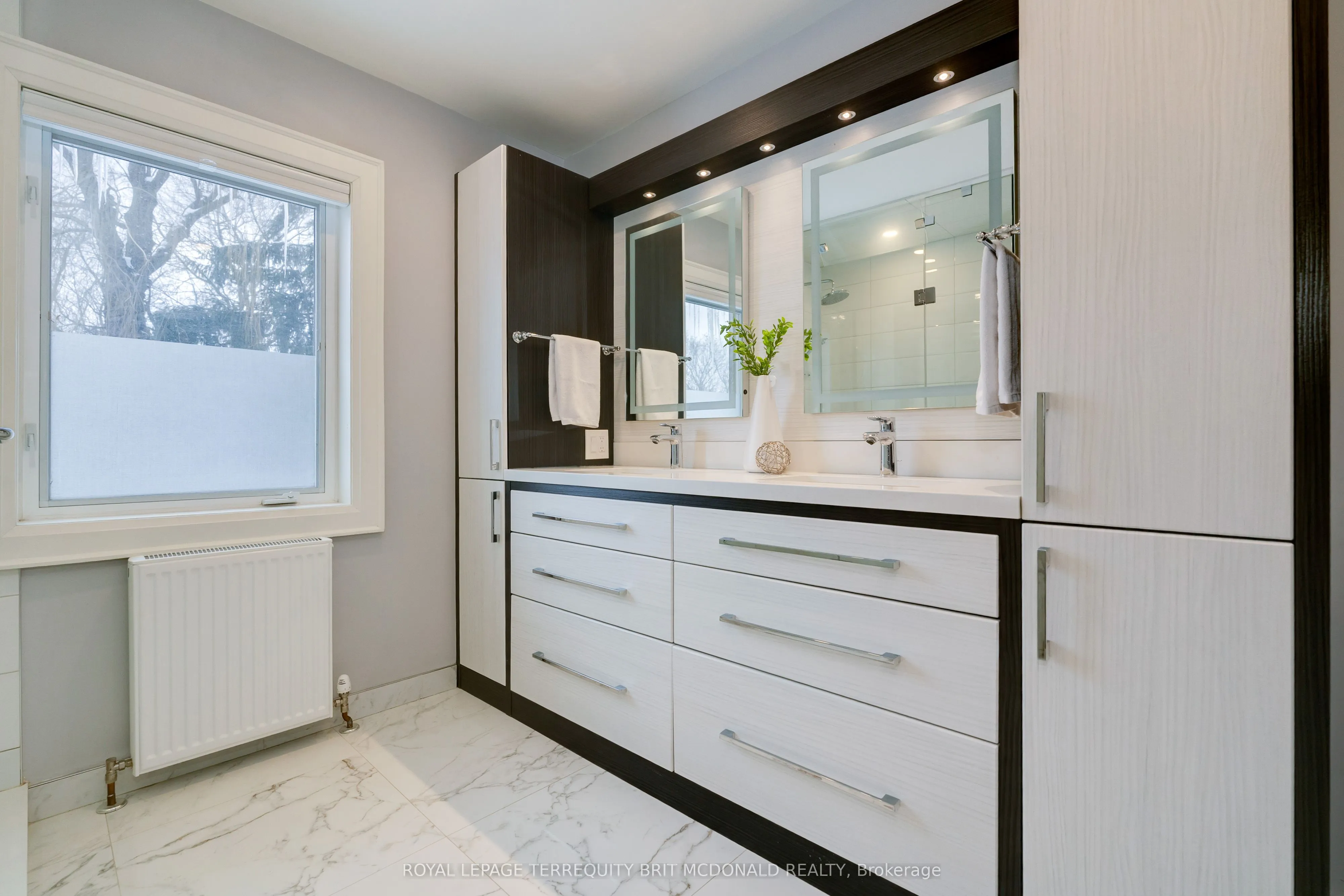 125 Chaplin Crescent