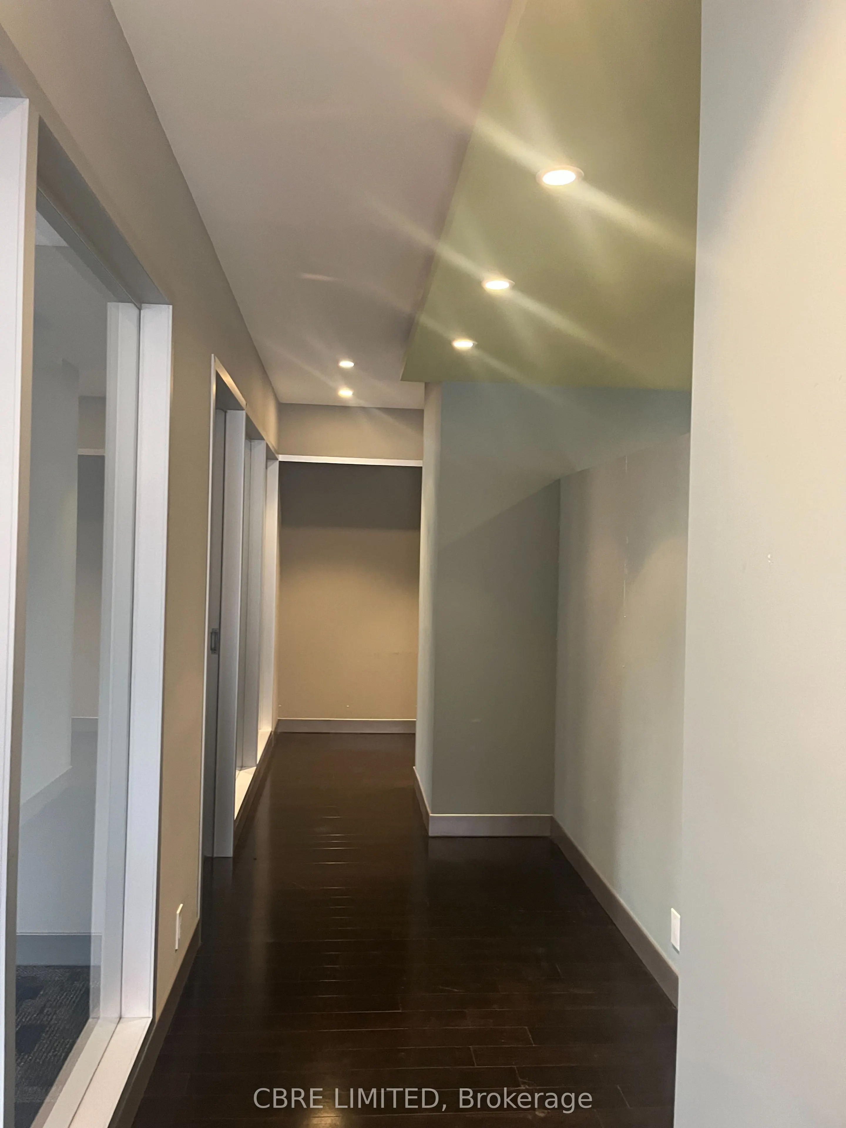 1055 Yonge Street, #200