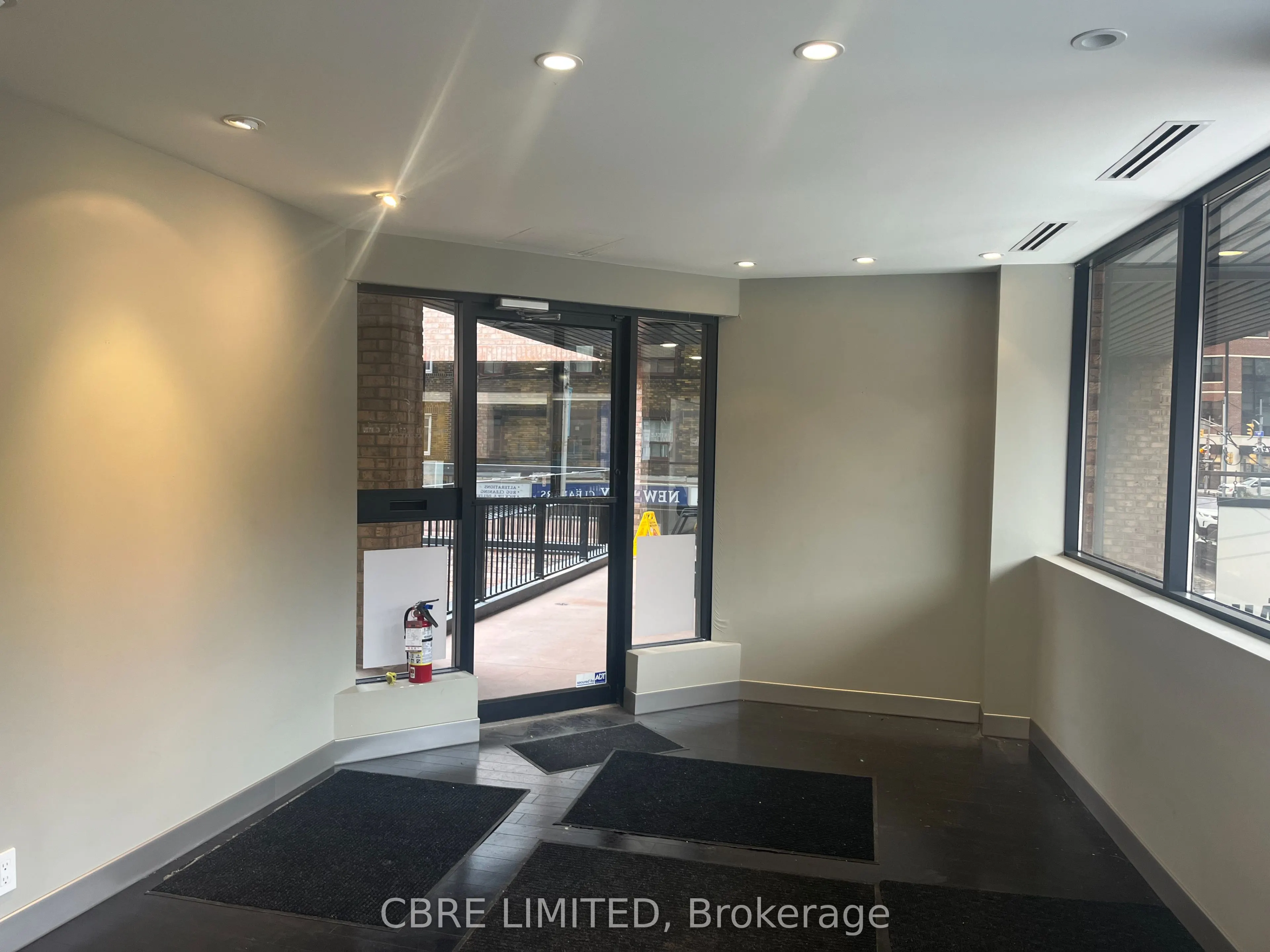 1055 Yonge Street, #200