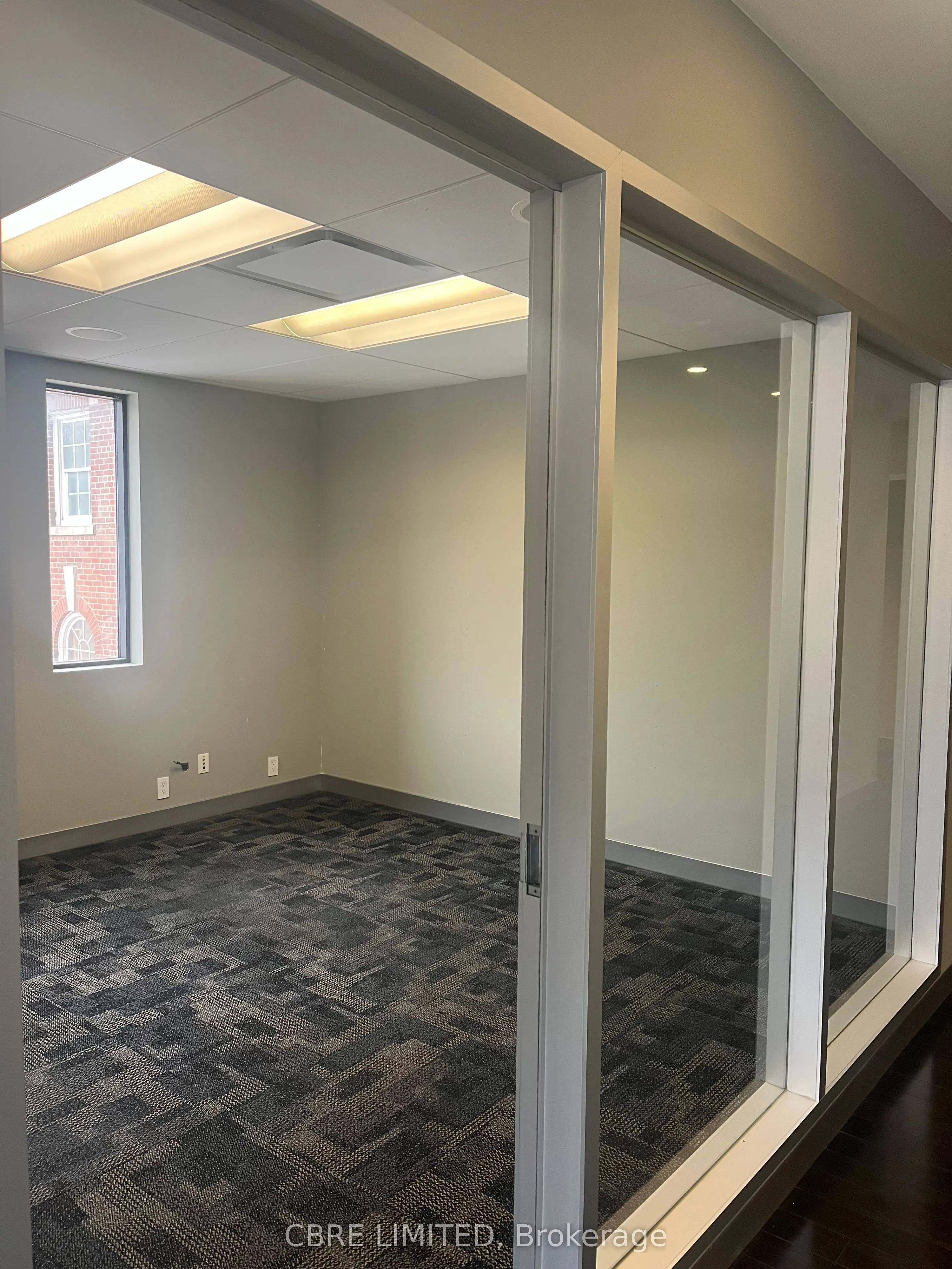 1055 Yonge Street, #200