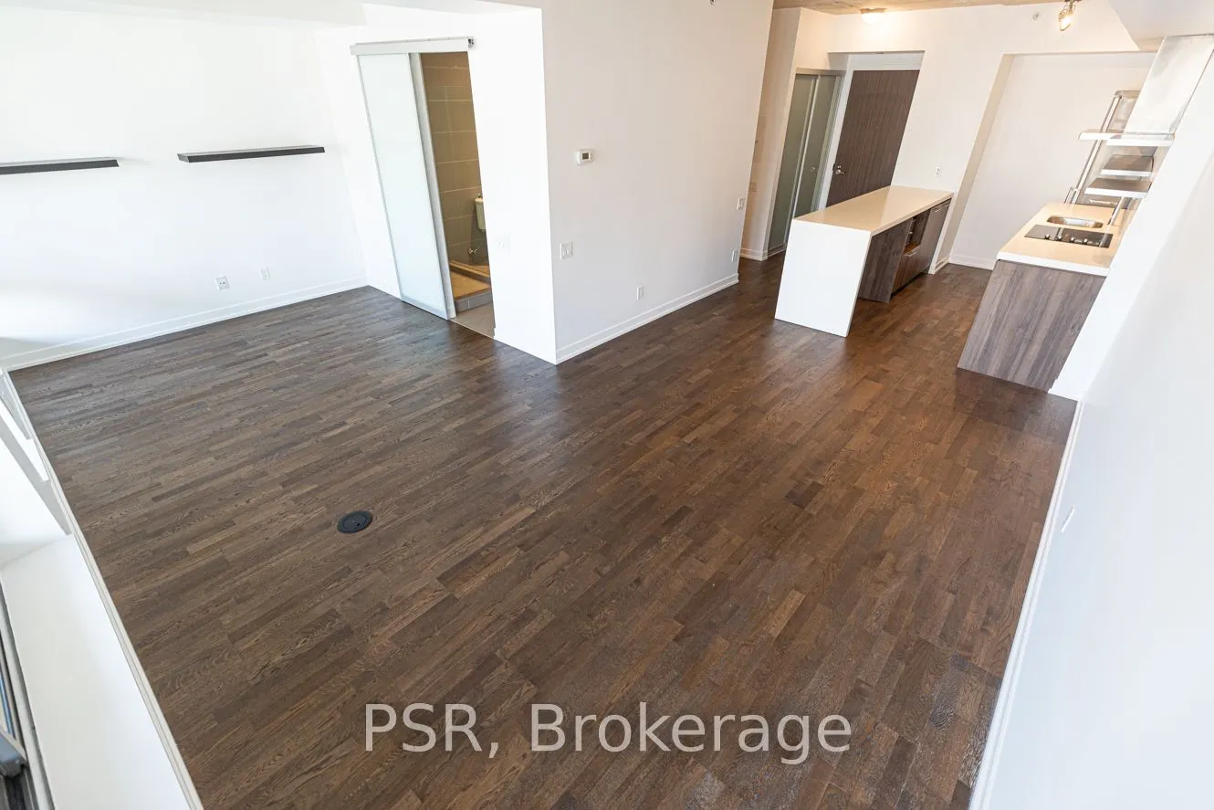 560 King Street W, #606