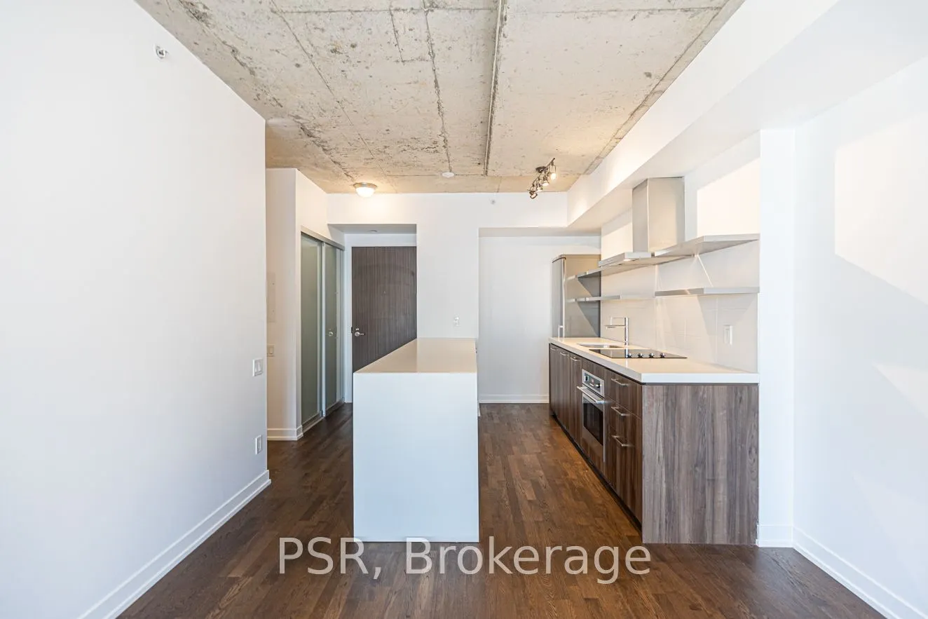 560 King Street W, #606