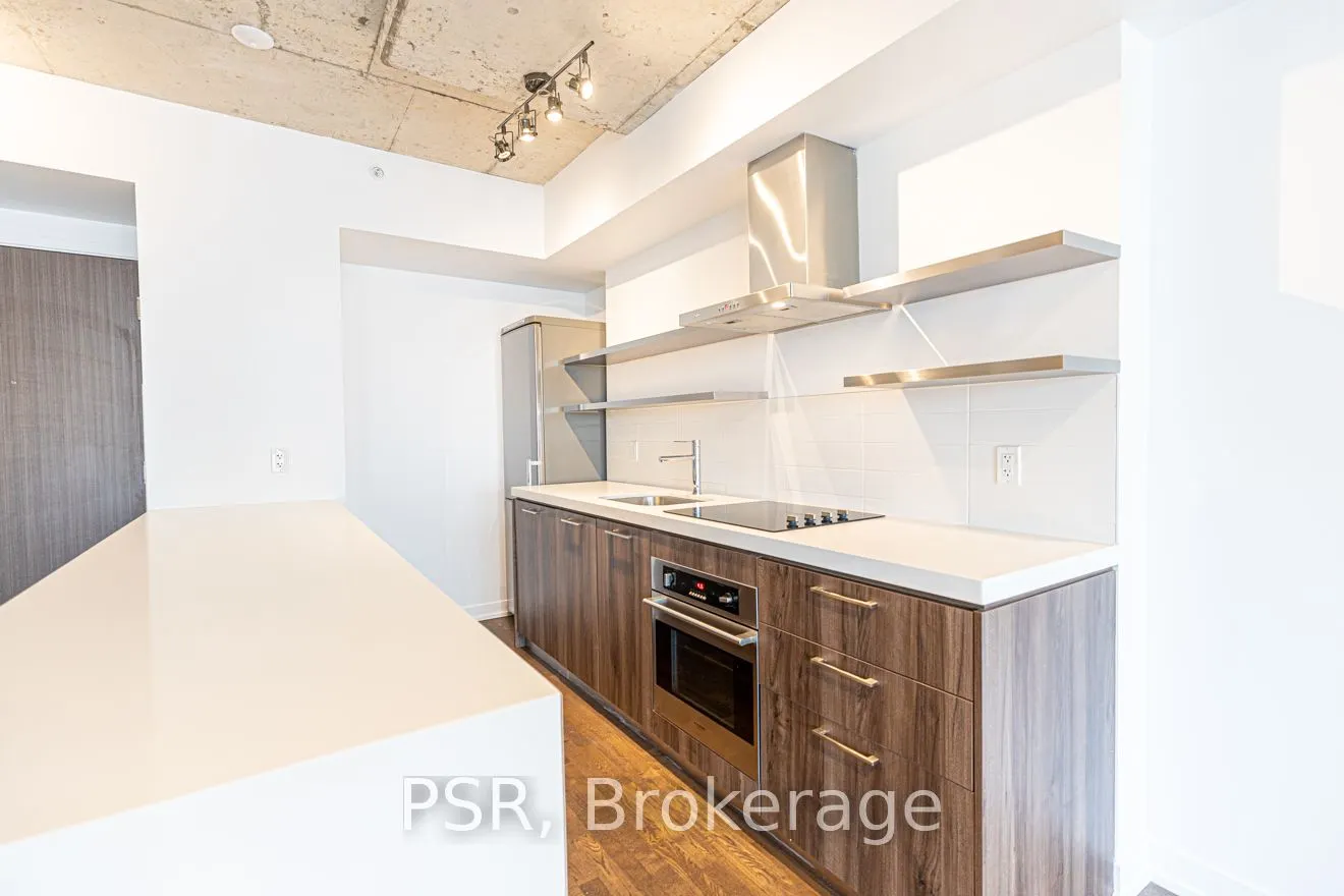 560 King Street W, #606