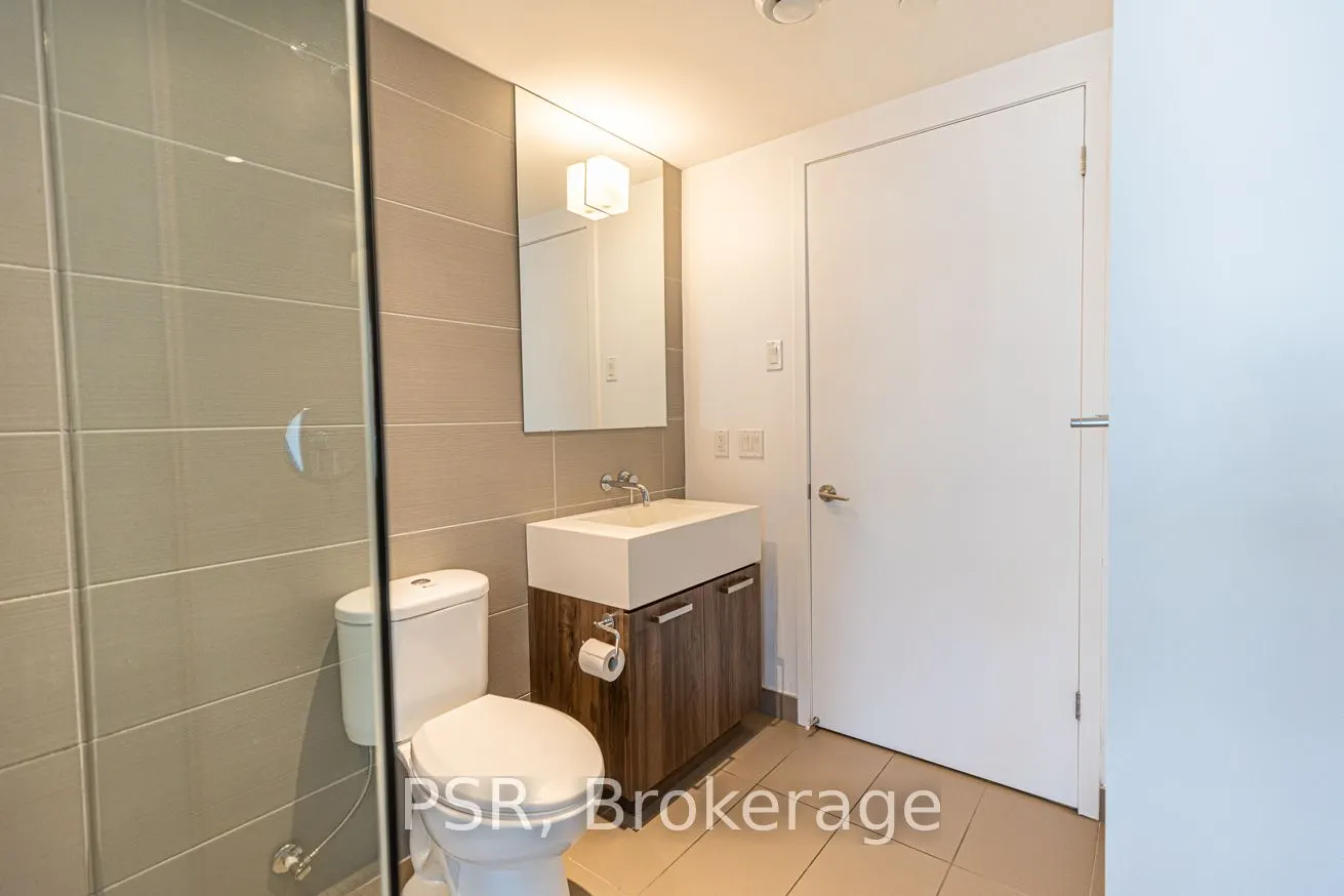 560 King Street W, #606