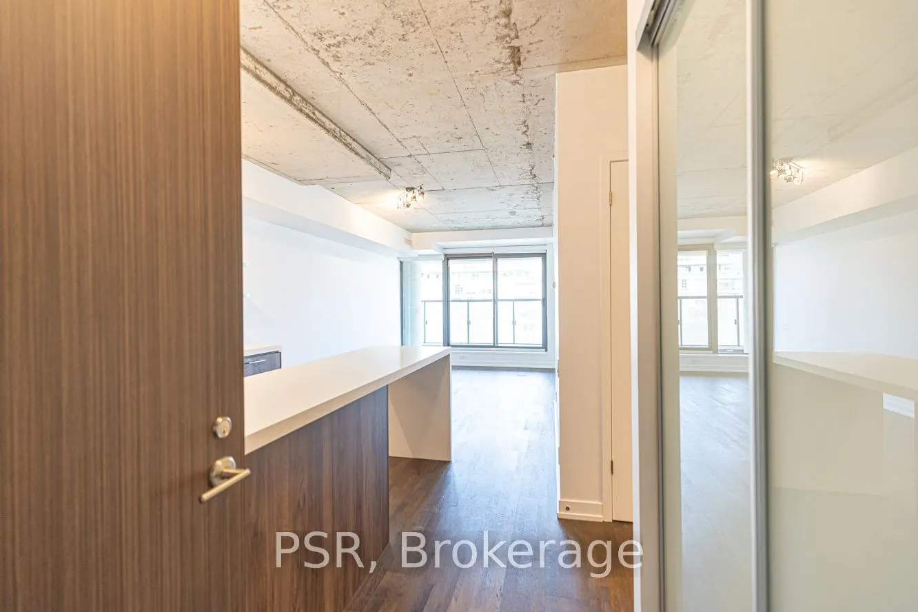 560 King Street W, #606
