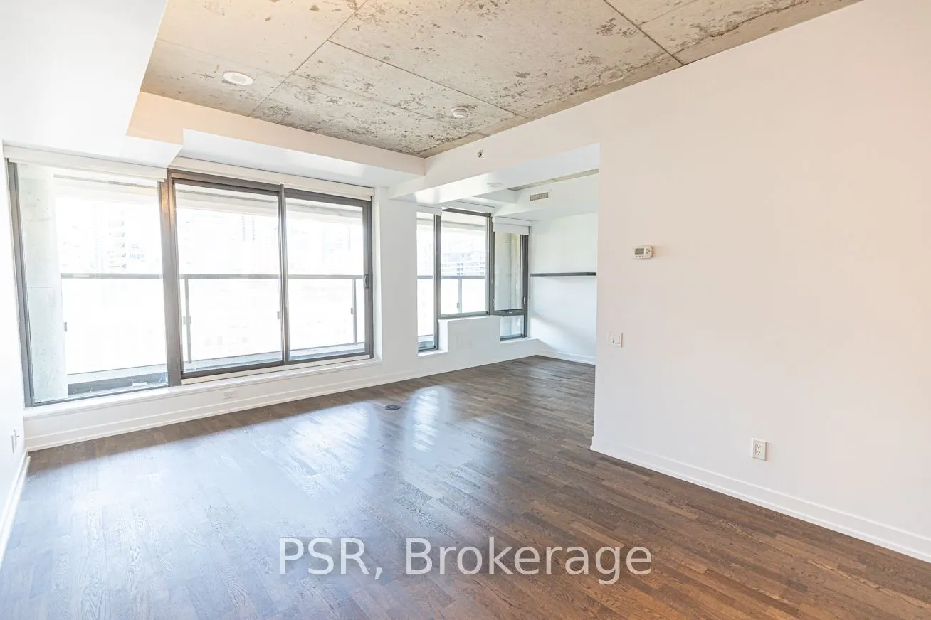 560 King Street W, #606