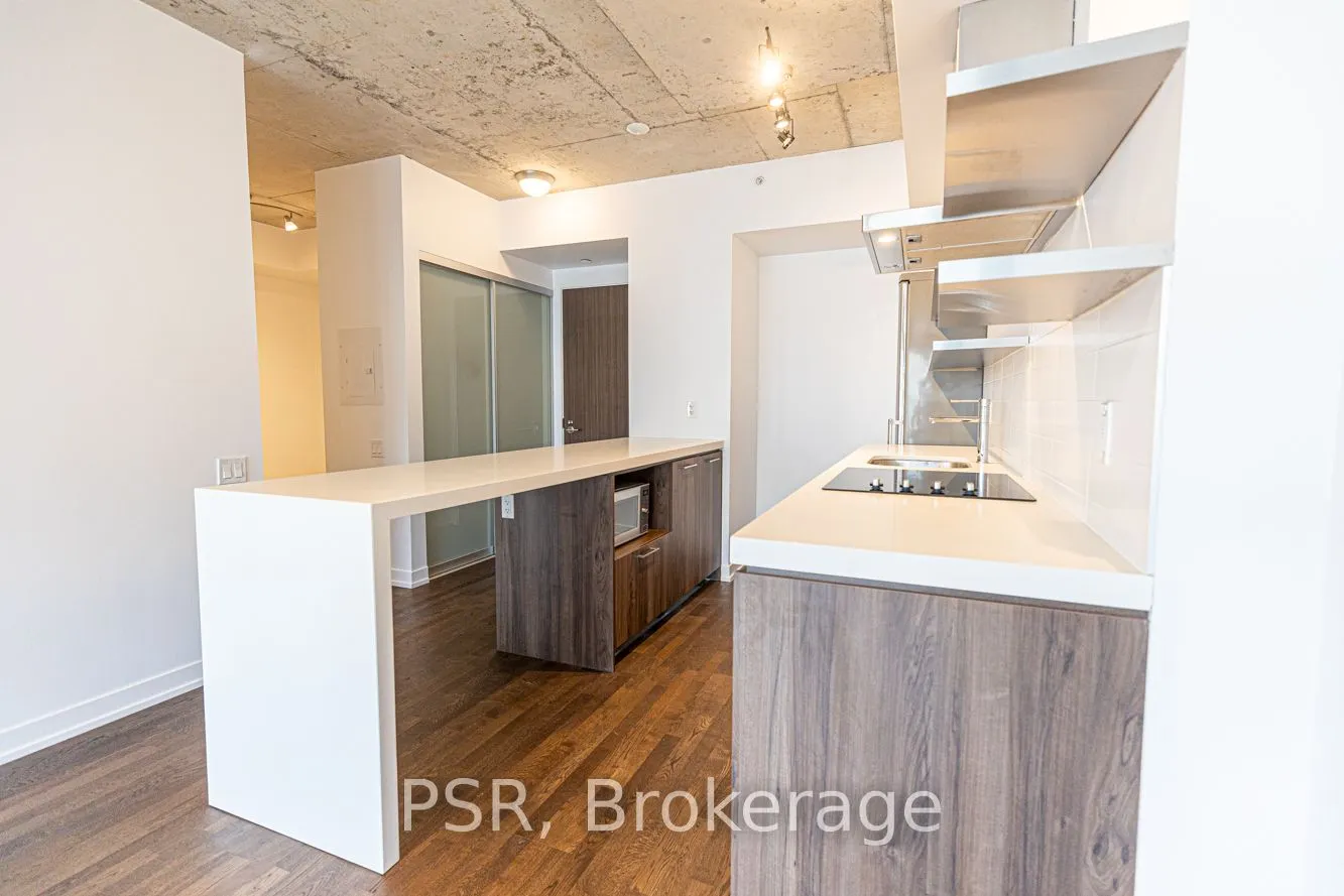 560 King Street W, #606
