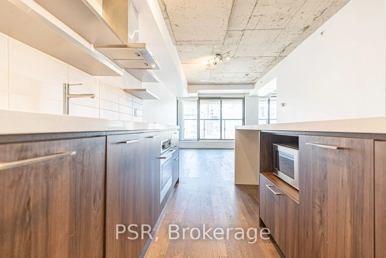 560 King Street W, #606