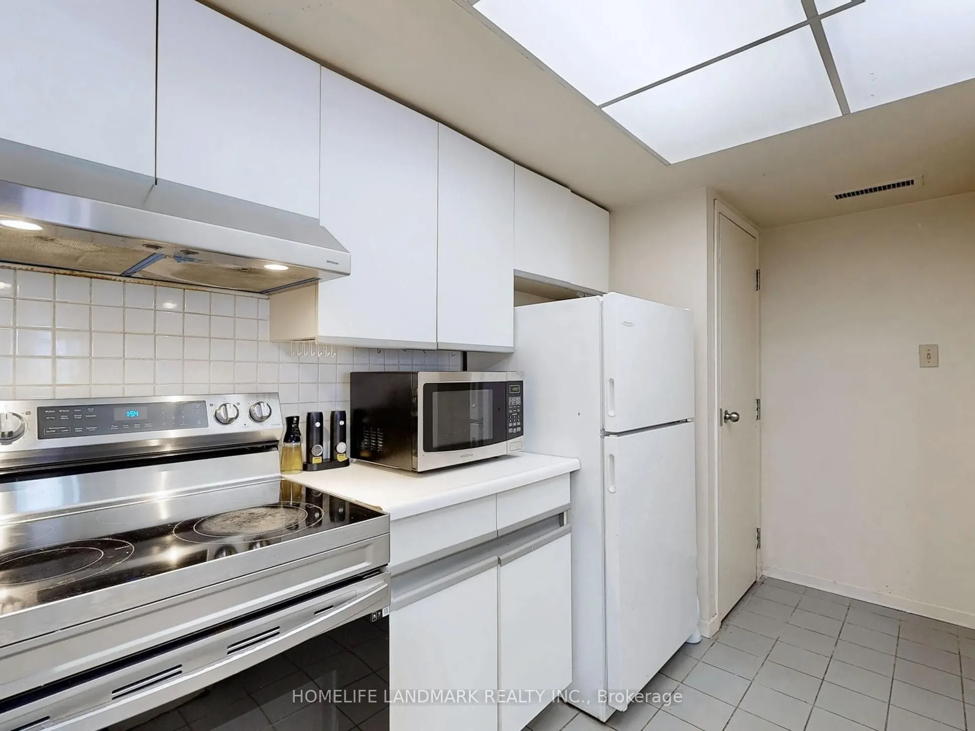 1001 Bay Street, #701