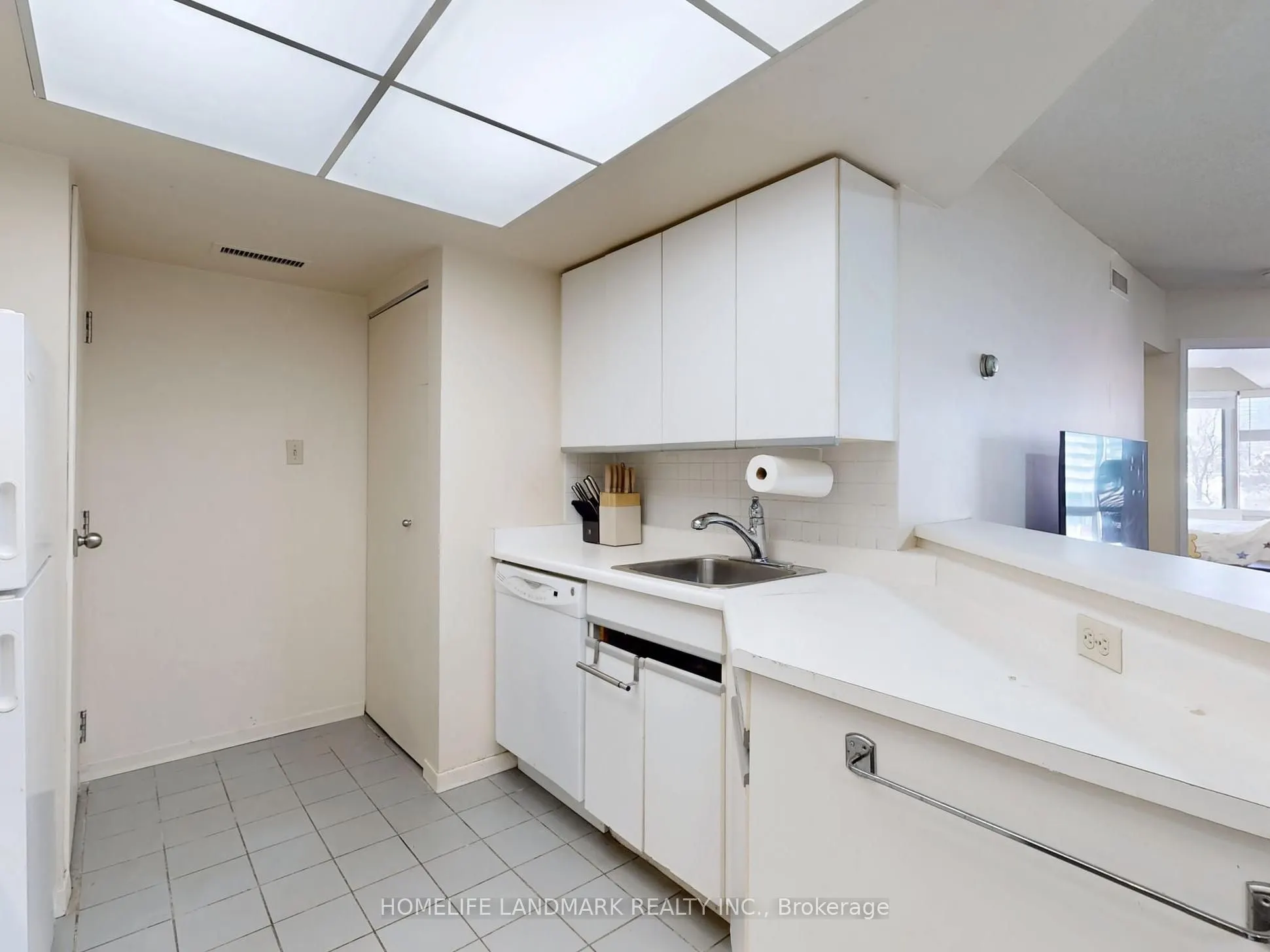 1001 Bay Street, #701
