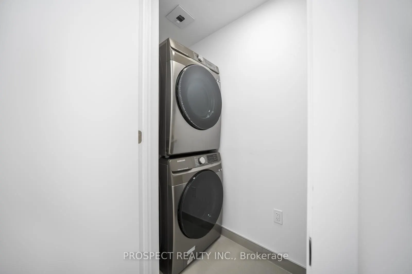 346 Davenport Road E, #403