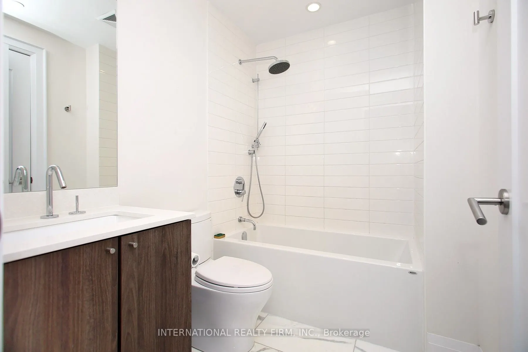88 Cumberland Street, #808