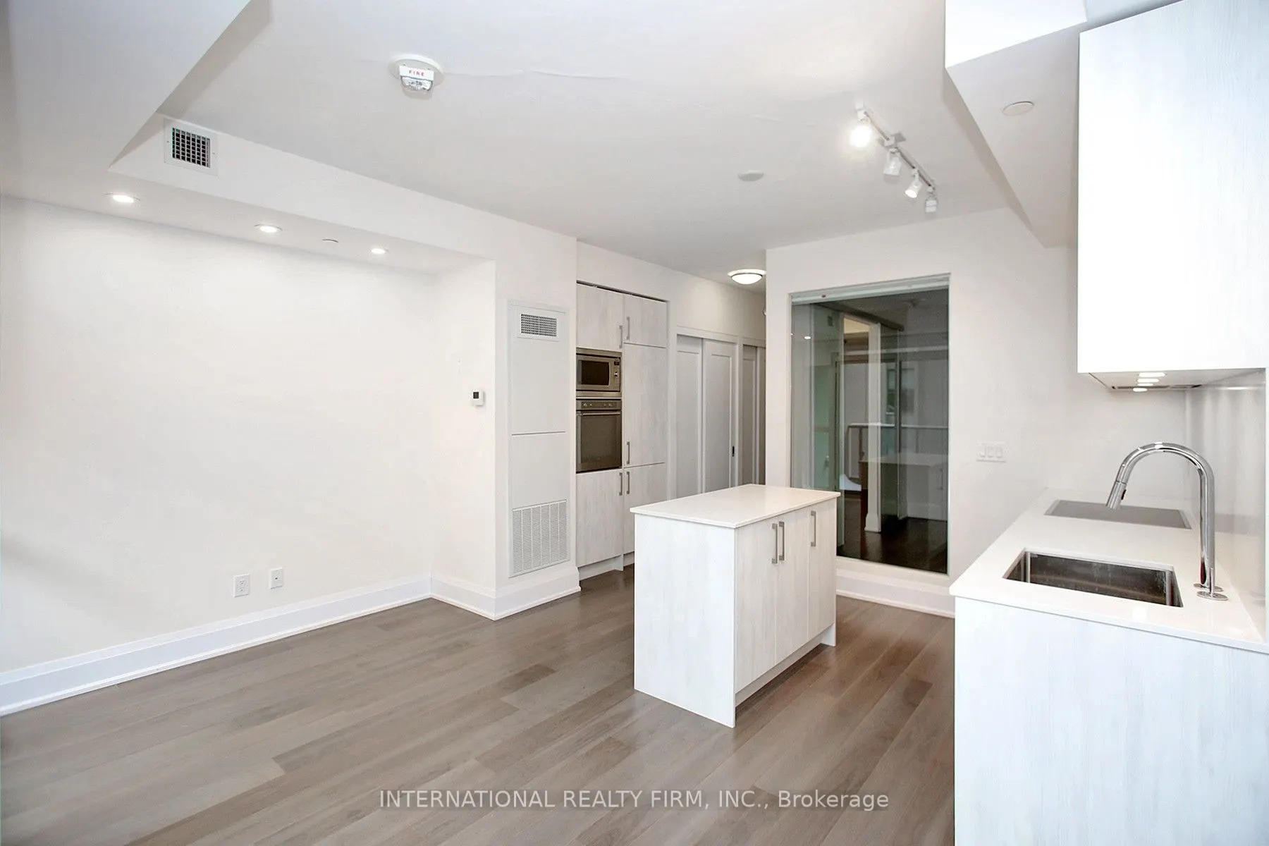88 Cumberland Street, #808