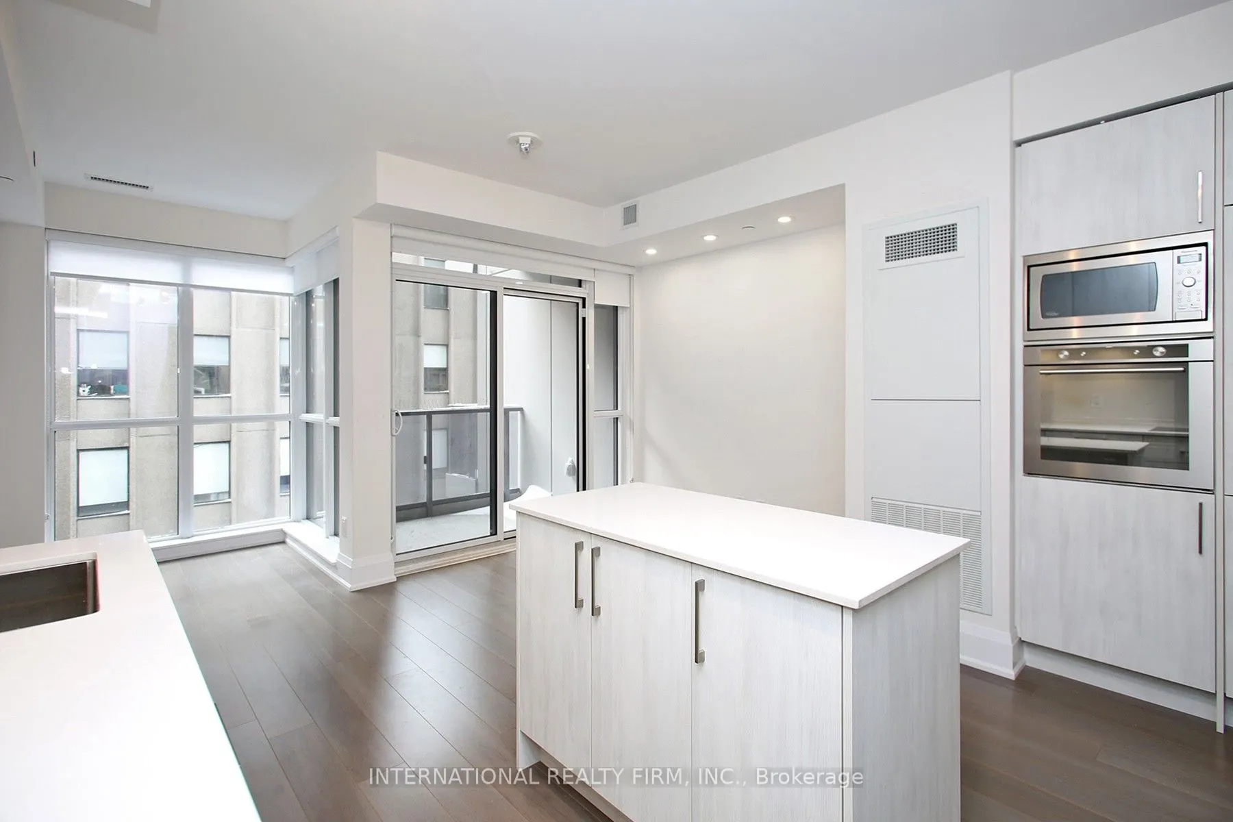 88 Cumberland Street, #808