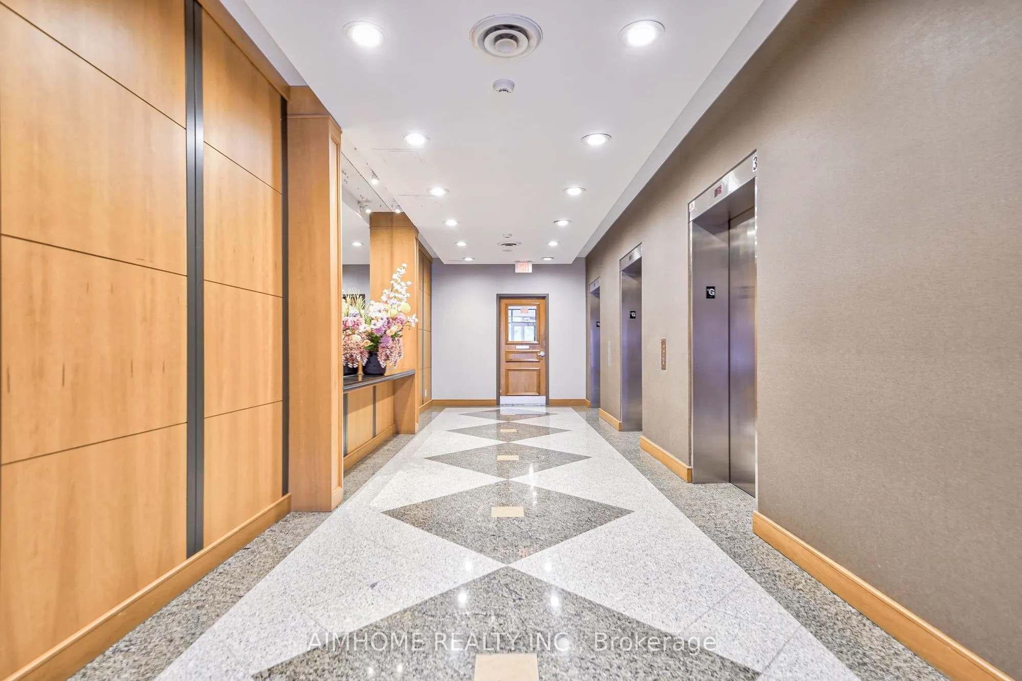 256 Doris Avenue, #710