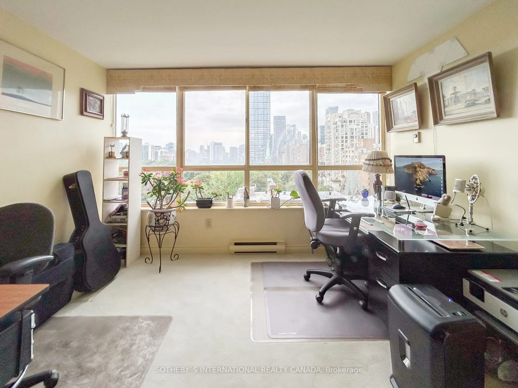 130 Carlton Street, #906