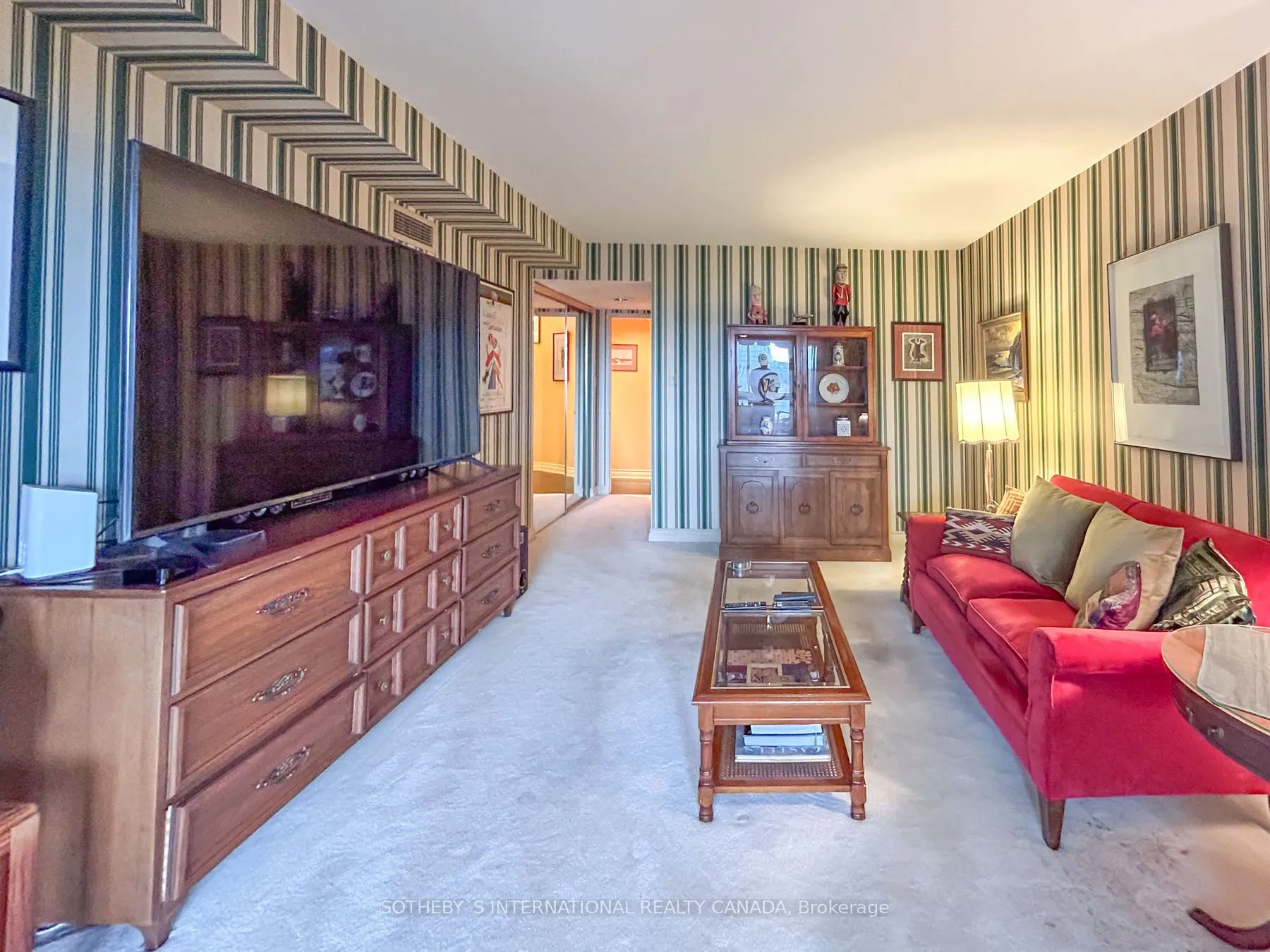 130 Carlton Street, #906