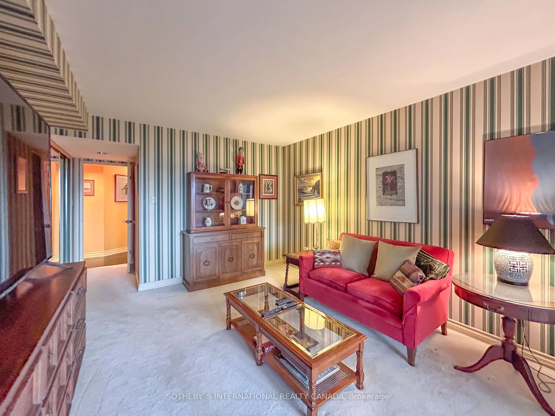 130 Carlton Street, #906