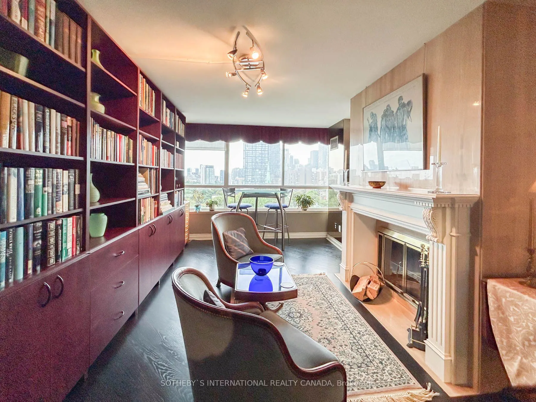 130 Carlton Street, #906