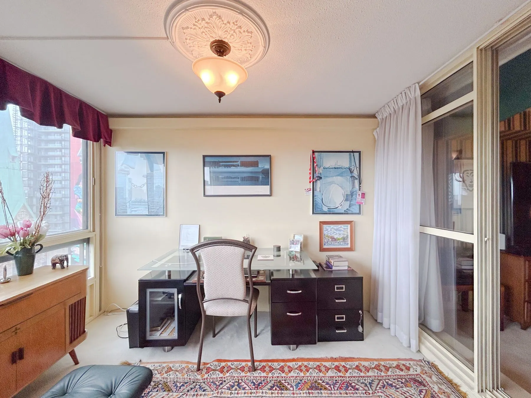 130 Carlton Street, #906