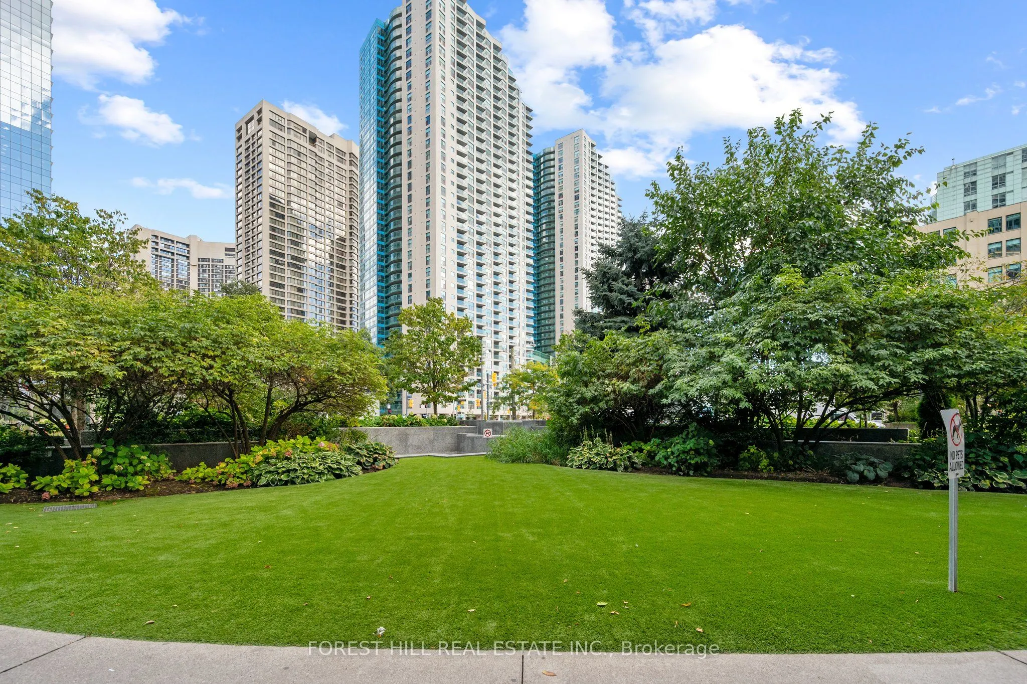 208 Queens Quay Boulevard W, #3512