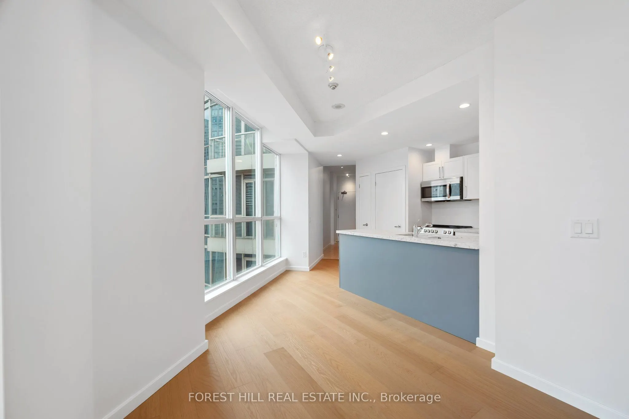 208 Queens Quay Boulevard W, #3512