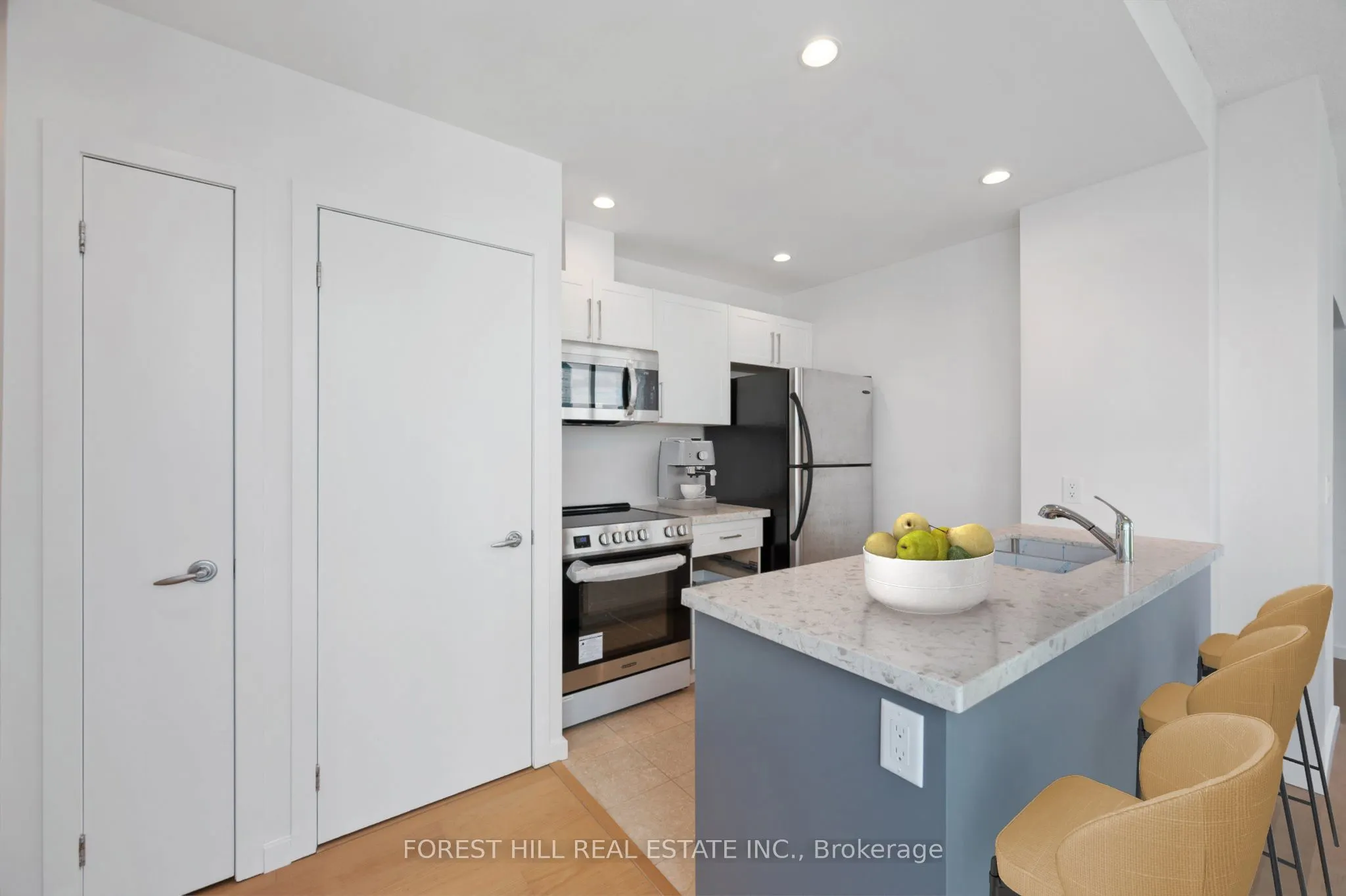 208 Queens Quay Boulevard W, #3512