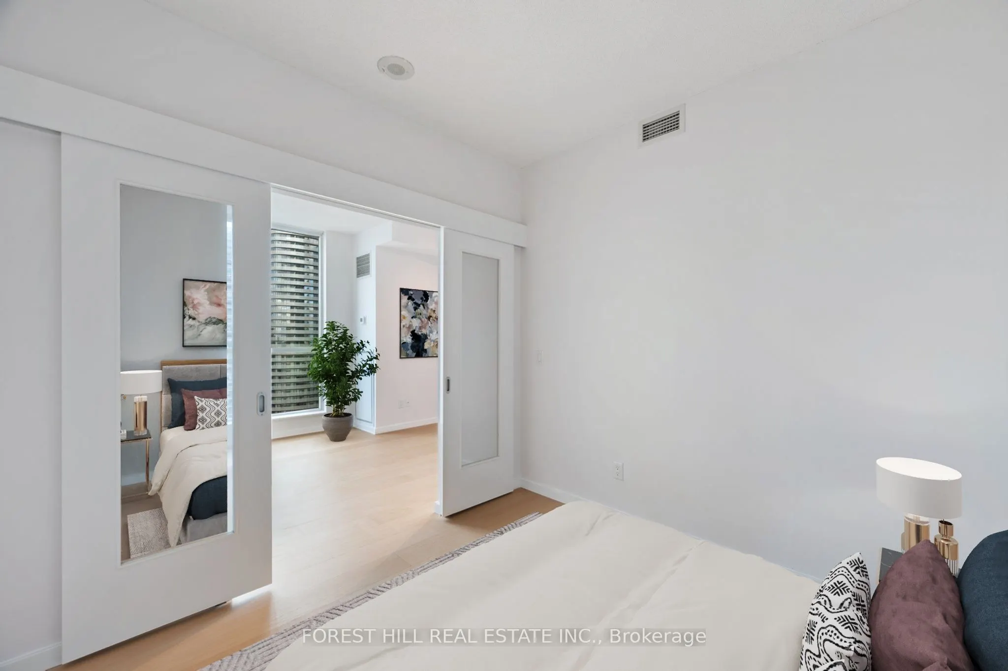 208 Queens Quay Boulevard W, #3512