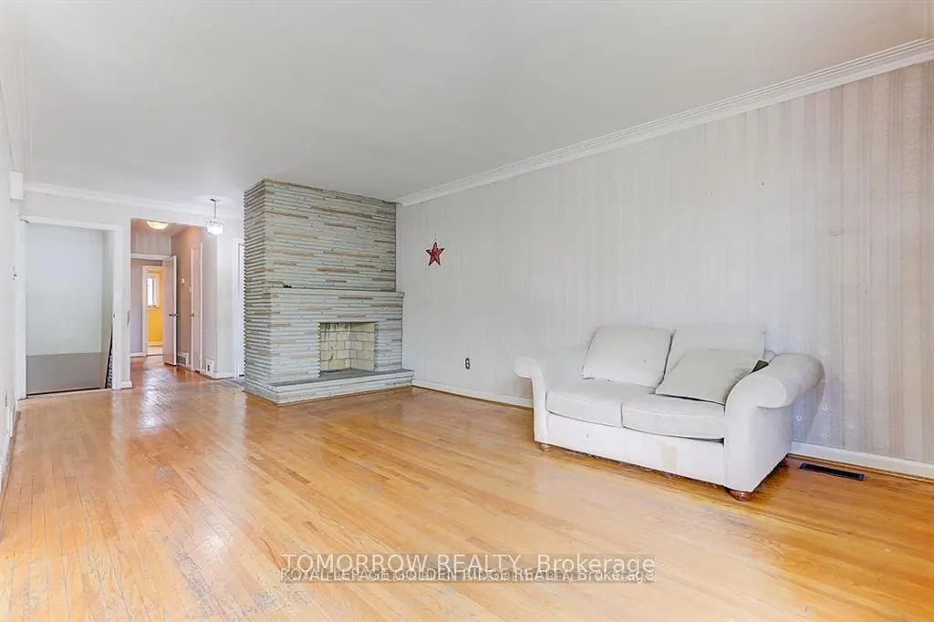 19 Morewood Crescent