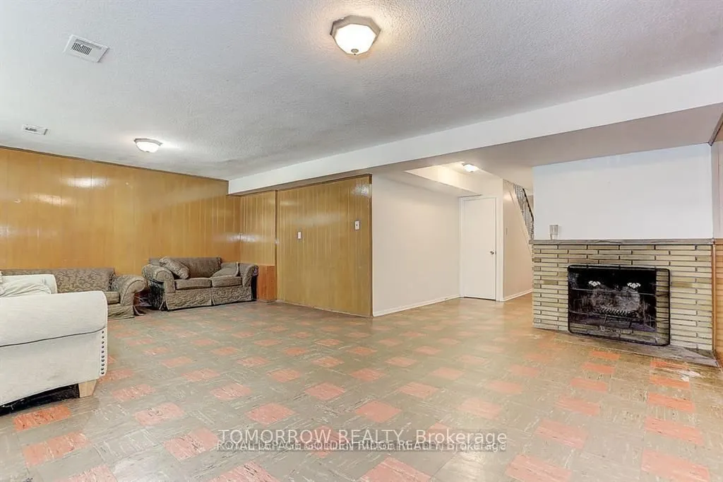 19 Morewood Crescent