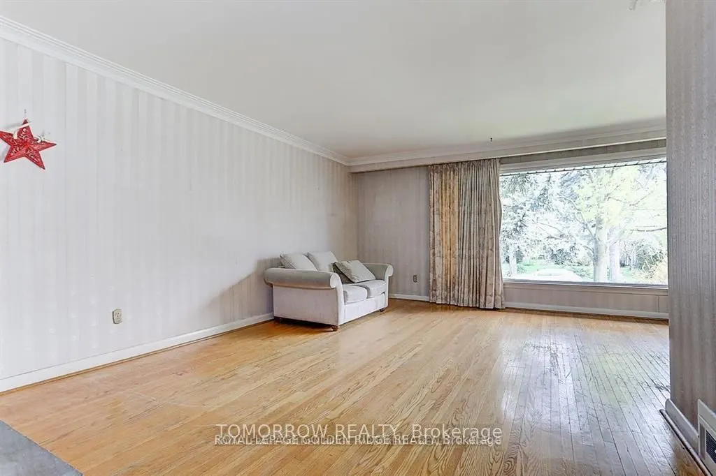 19 Morewood Crescent