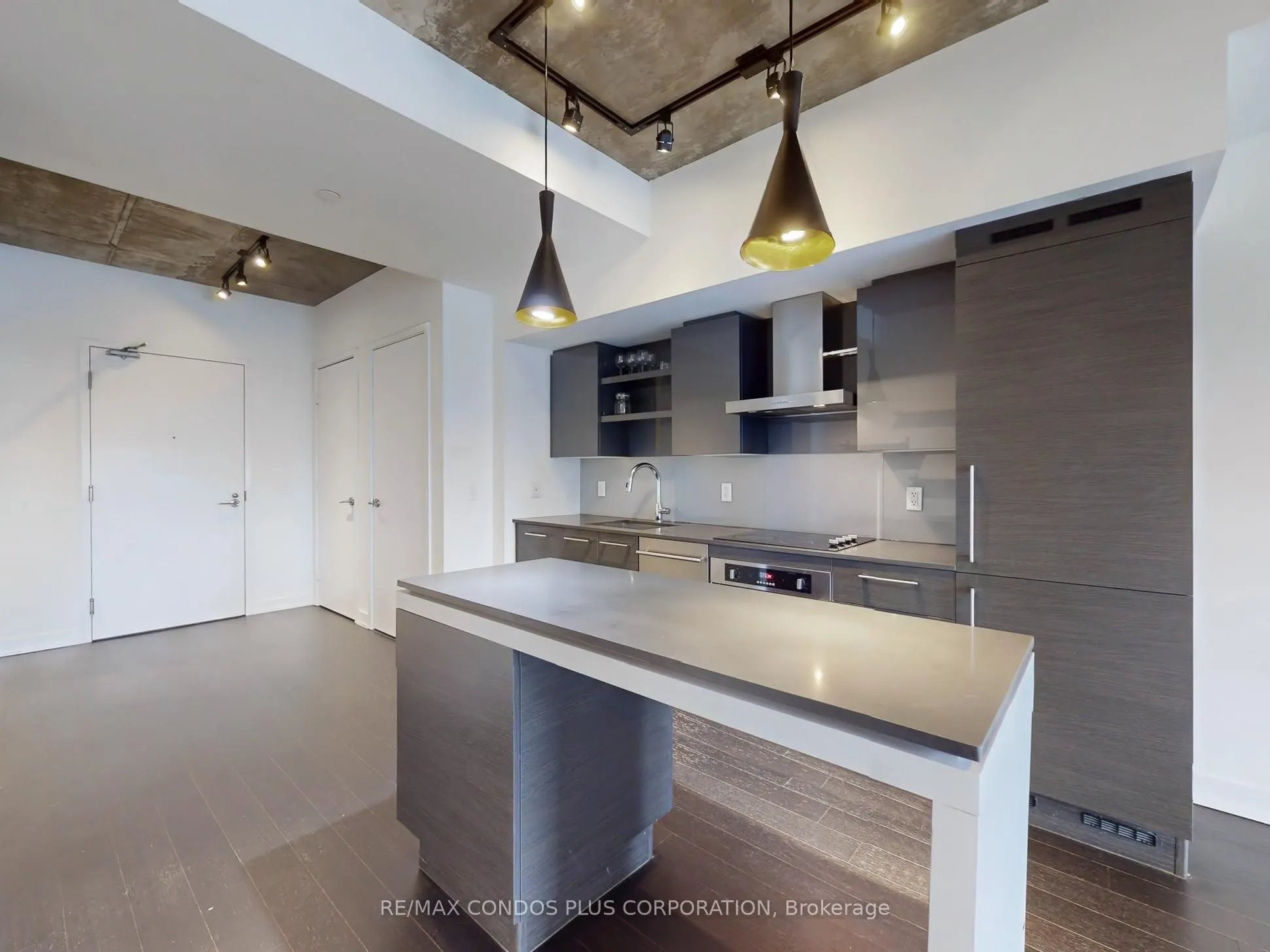 1030 King Street W, #706