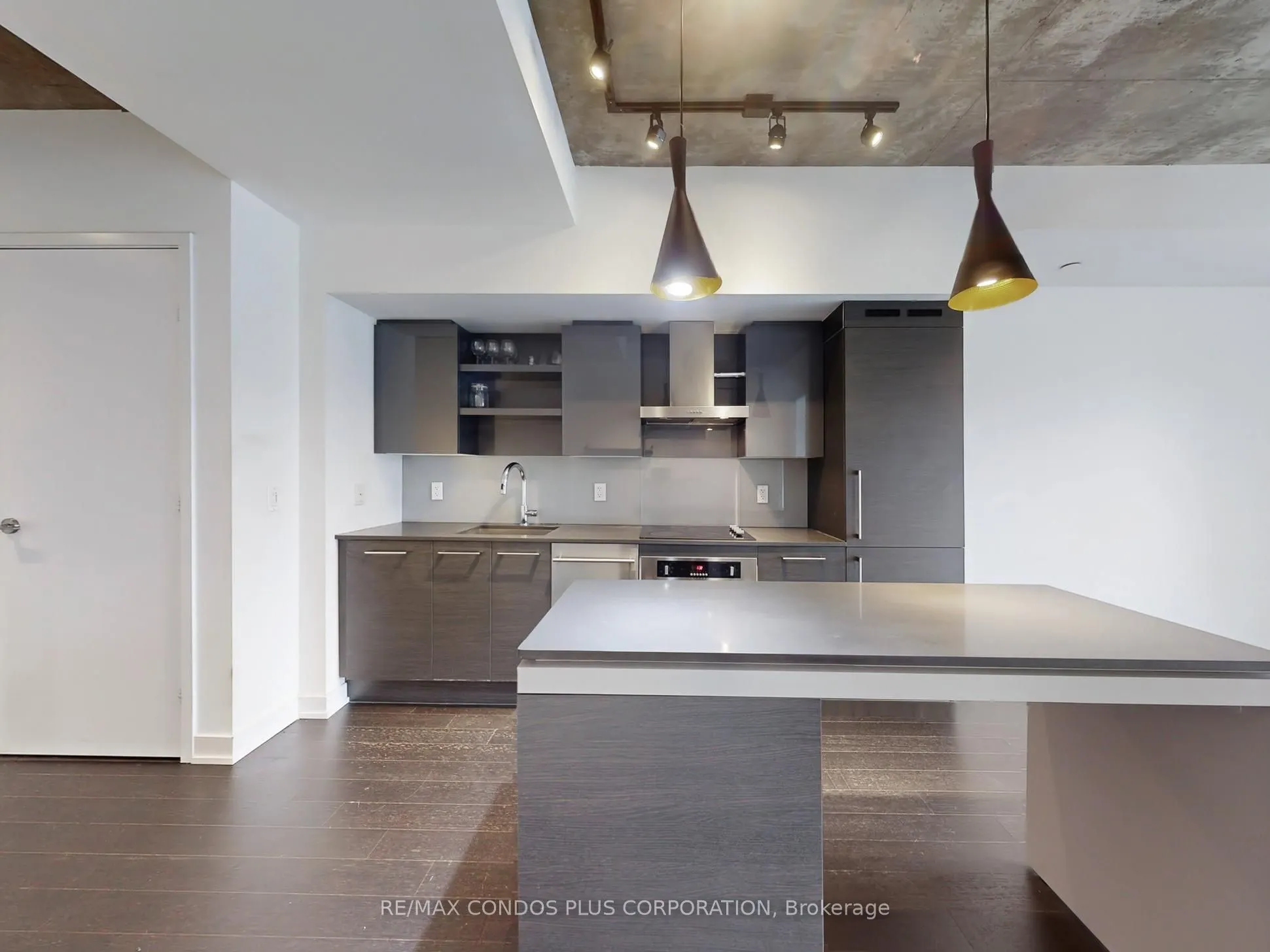 1030 King Street W, #706