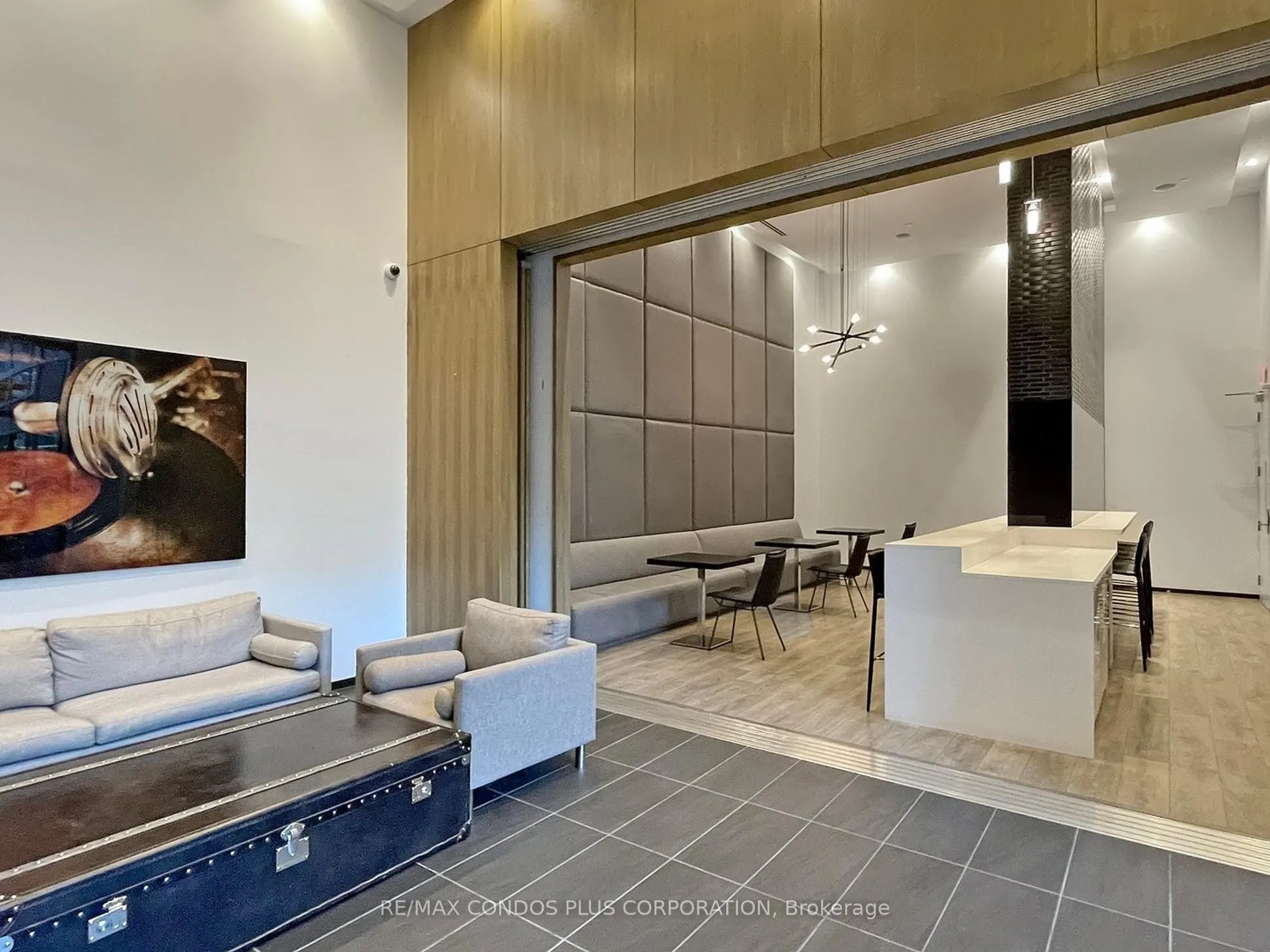 1030 King Street W, #706
